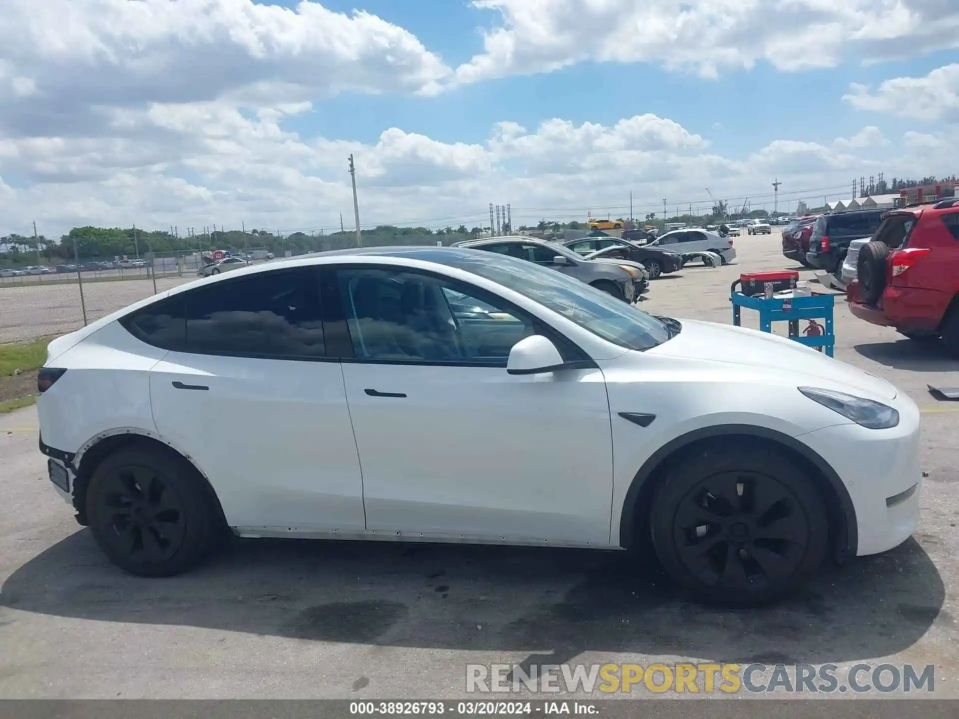 12 Фотография поврежденного автомобиля 5YJYGDEE5LF039781 TESLA MODEL Y 2020