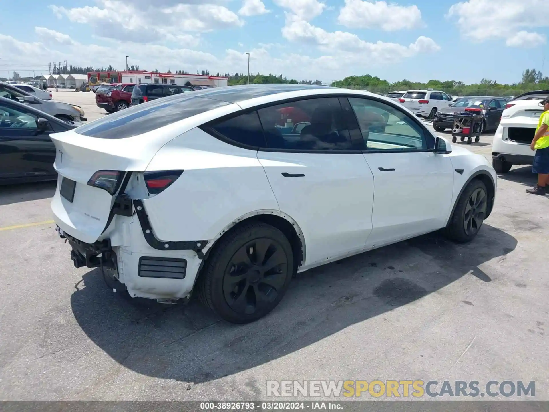 4 Photograph of a damaged car 5YJYGDEE5LF039781 TESLA MODEL Y 2020