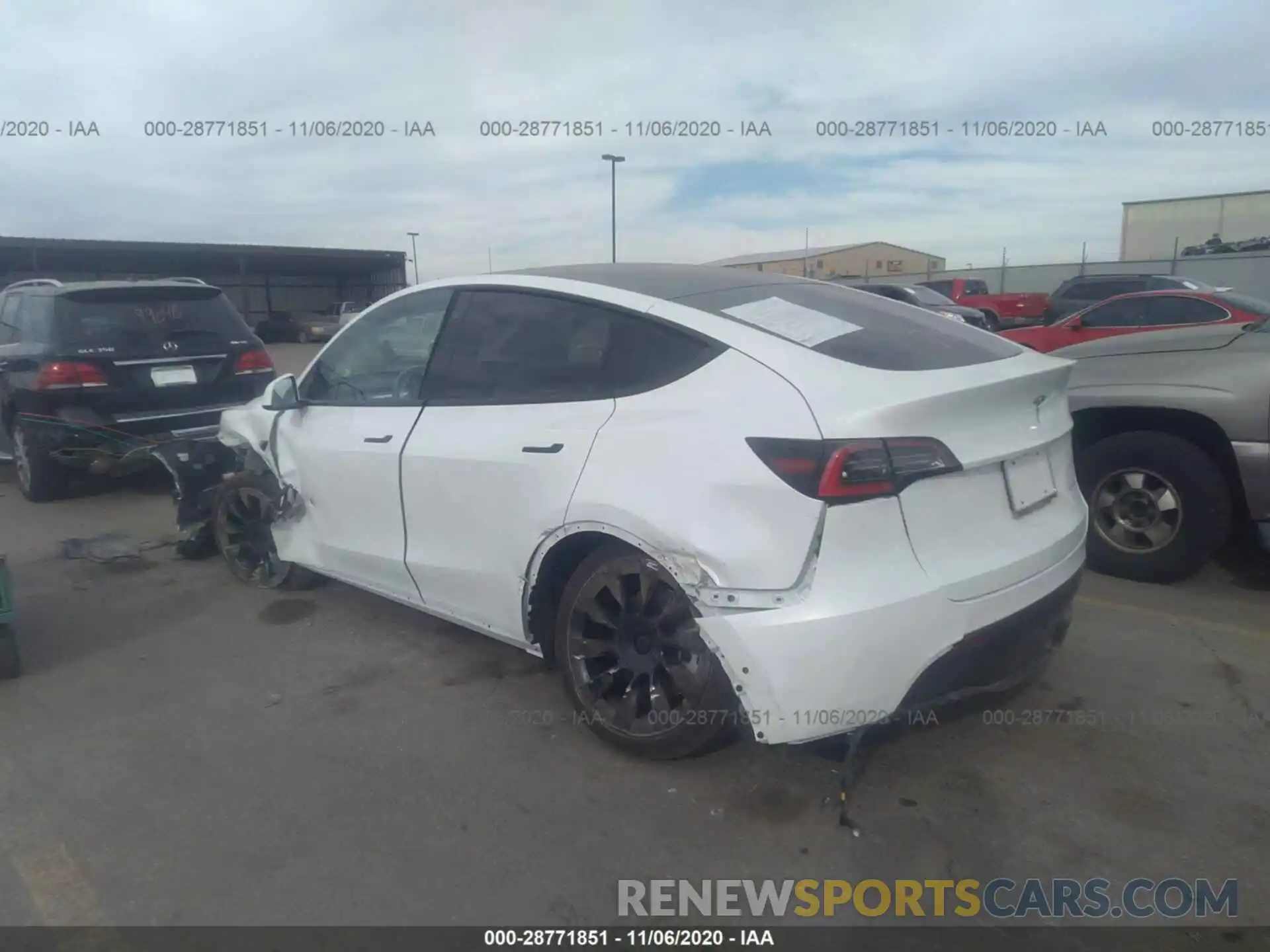 3 Photograph of a damaged car 5YJYGDEE5LF040543 TESLA MODEL Y 2020