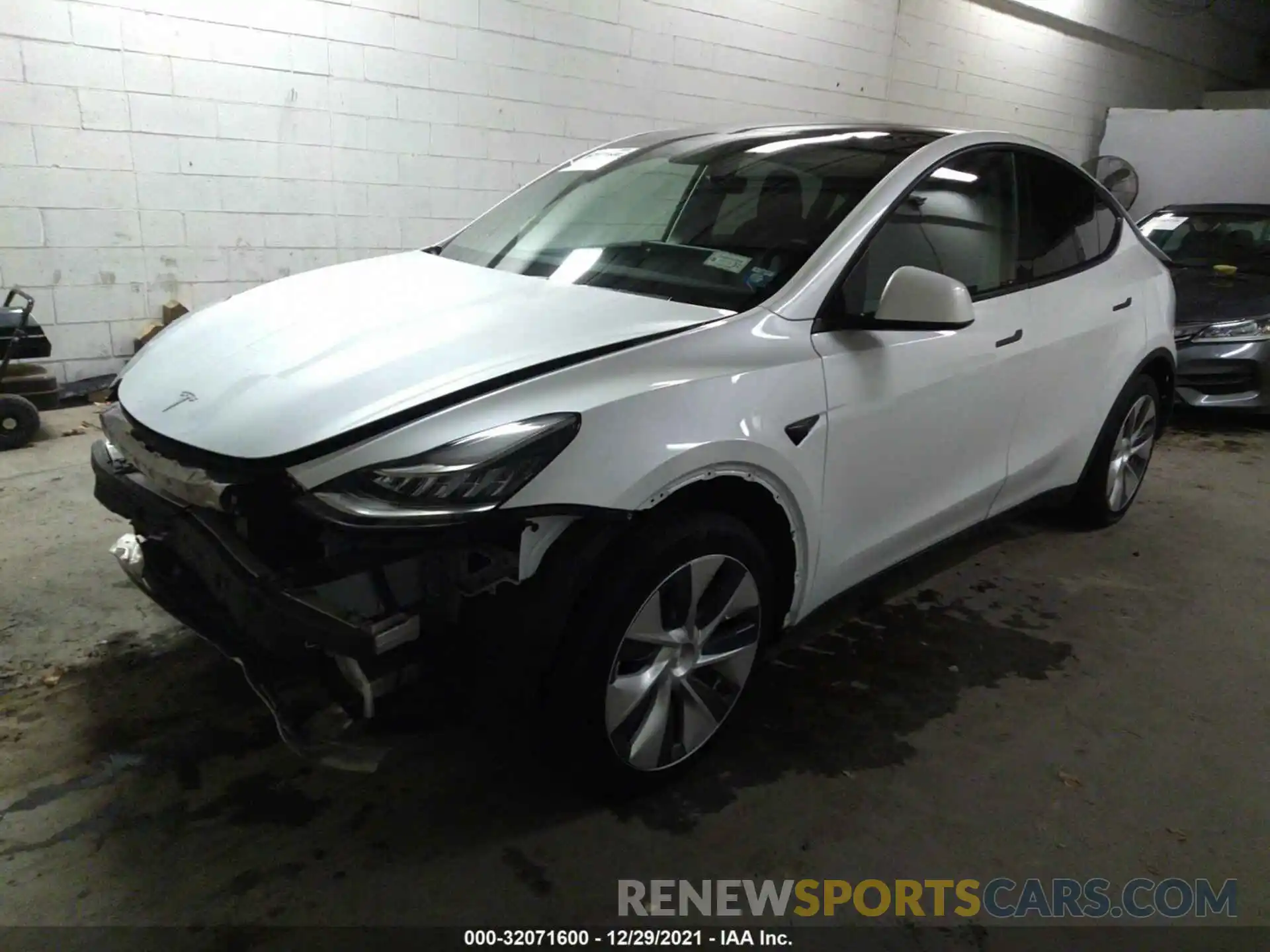 2 Photograph of a damaged car 5YJYGDEE5LF044219 TESLA MODEL Y 2020