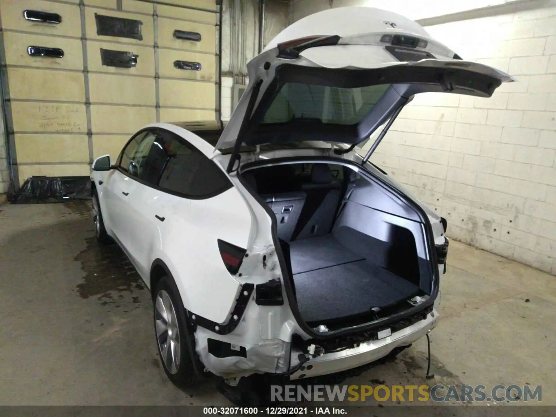 3 Photograph of a damaged car 5YJYGDEE5LF044219 TESLA MODEL Y 2020