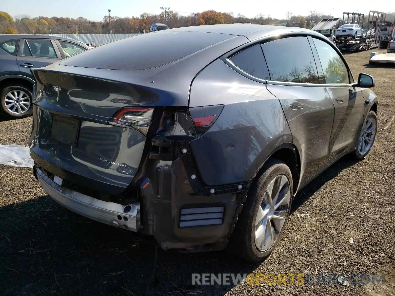 4 Photograph of a damaged car 5YJYGDEE5LF046617 TESLA MODEL Y 2020