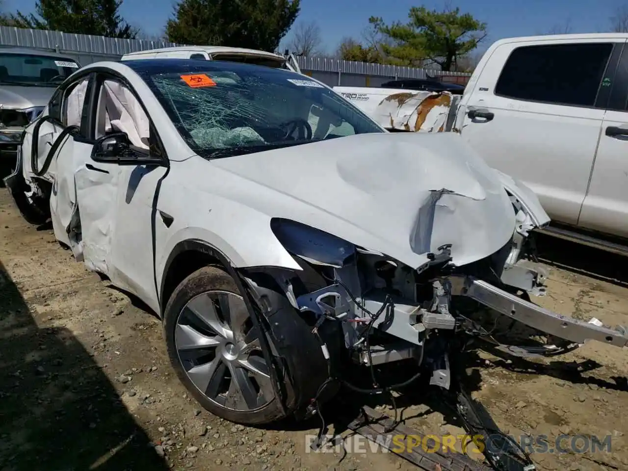 1 Photograph of a damaged car 5YJYGDEE5LF048190 TESLA MODEL Y 2020