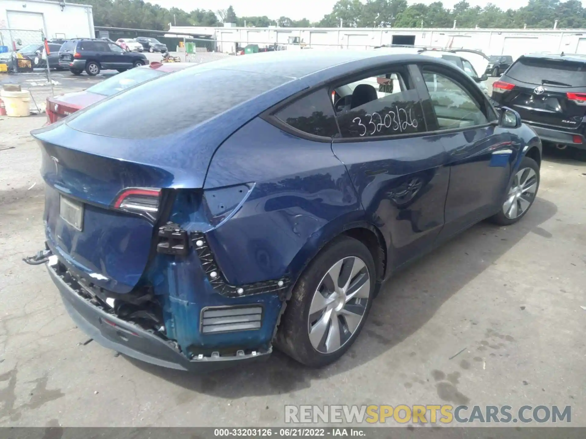 4 Photograph of a damaged car 5YJYGDEE5LF050134 TESLA MODEL Y 2020