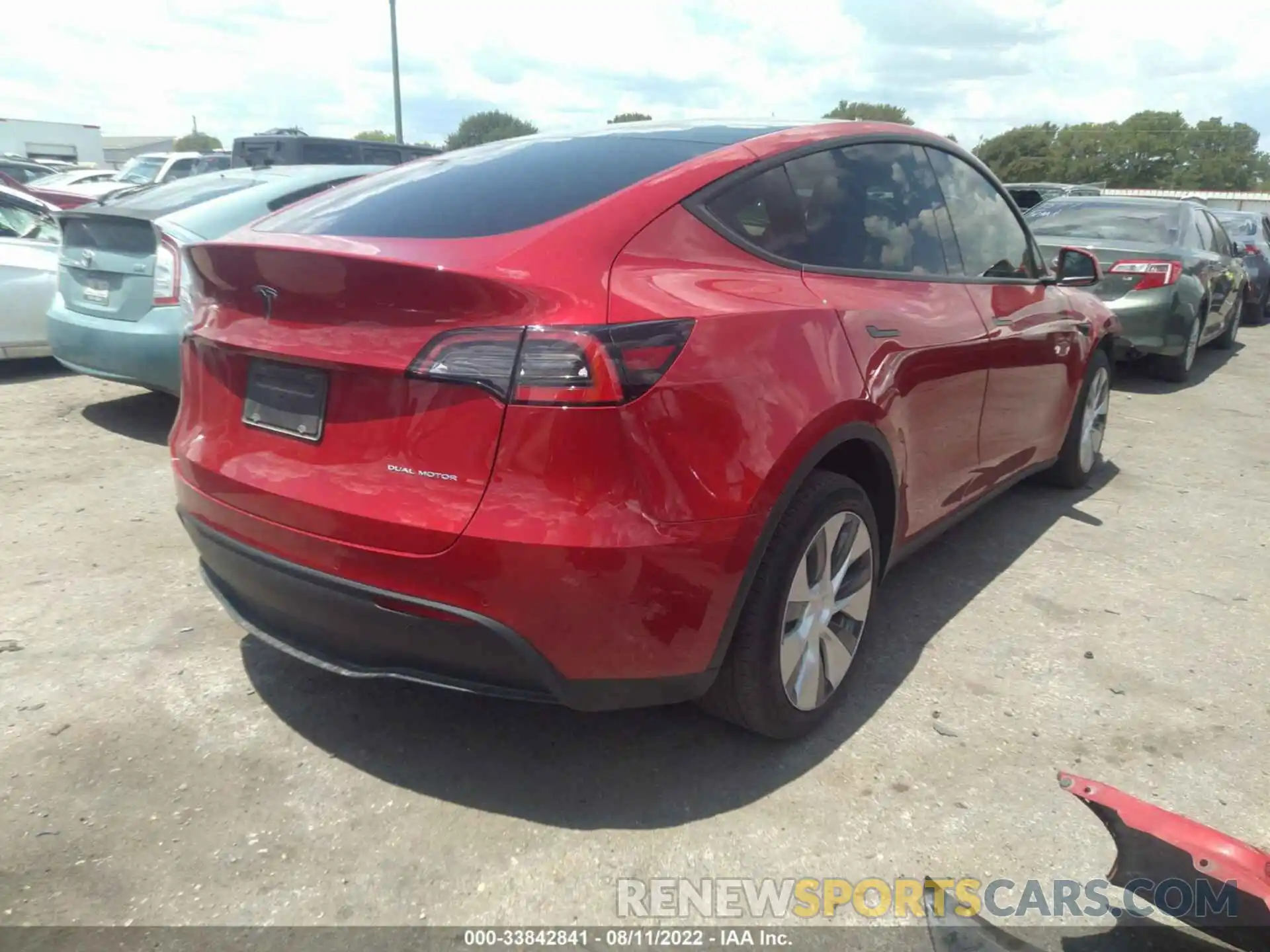 4 Photograph of a damaged car 5YJYGDEE5LF050280 TESLA MODEL Y 2020