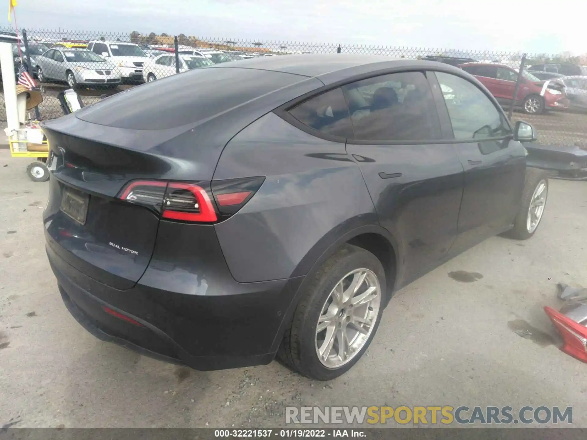 4 Photograph of a damaged car 5YJYGDEE5LF055057 TESLA MODEL Y 2020