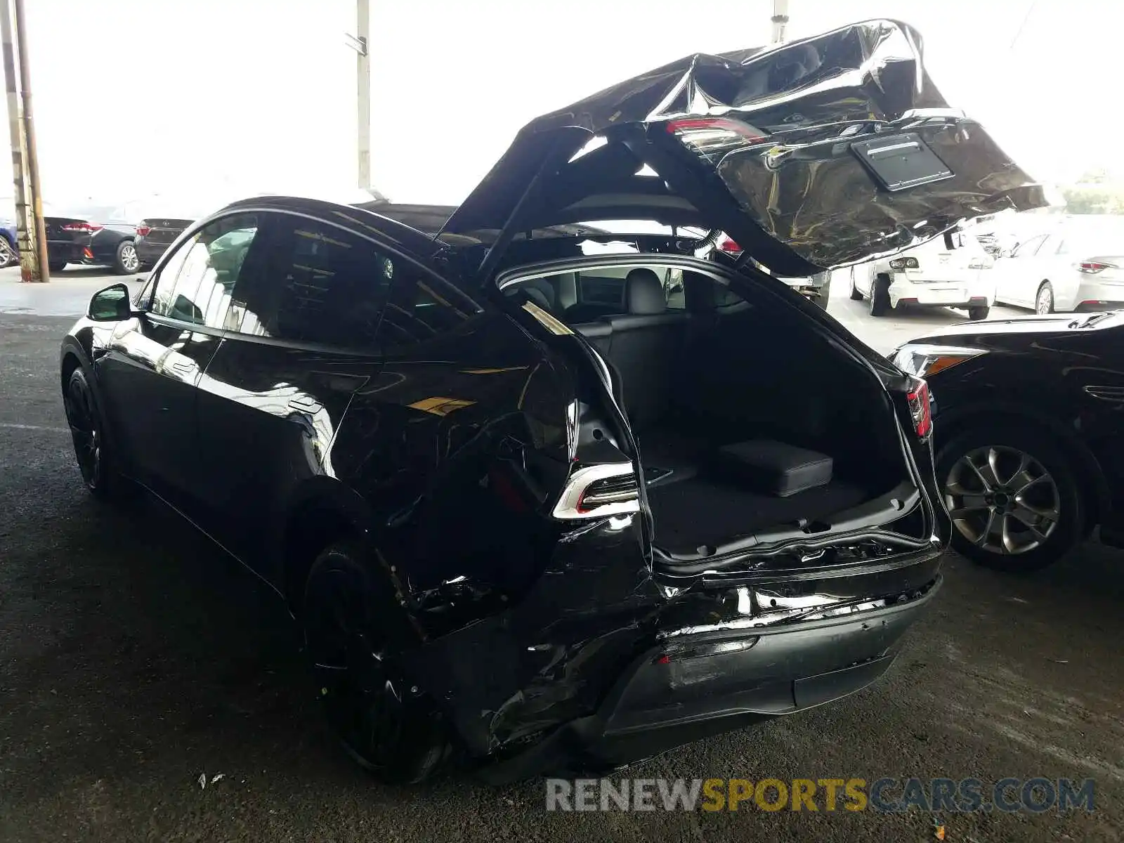 3 Photograph of a damaged car 5YJYGDEE5LF055172 TESLA MODEL Y 2020