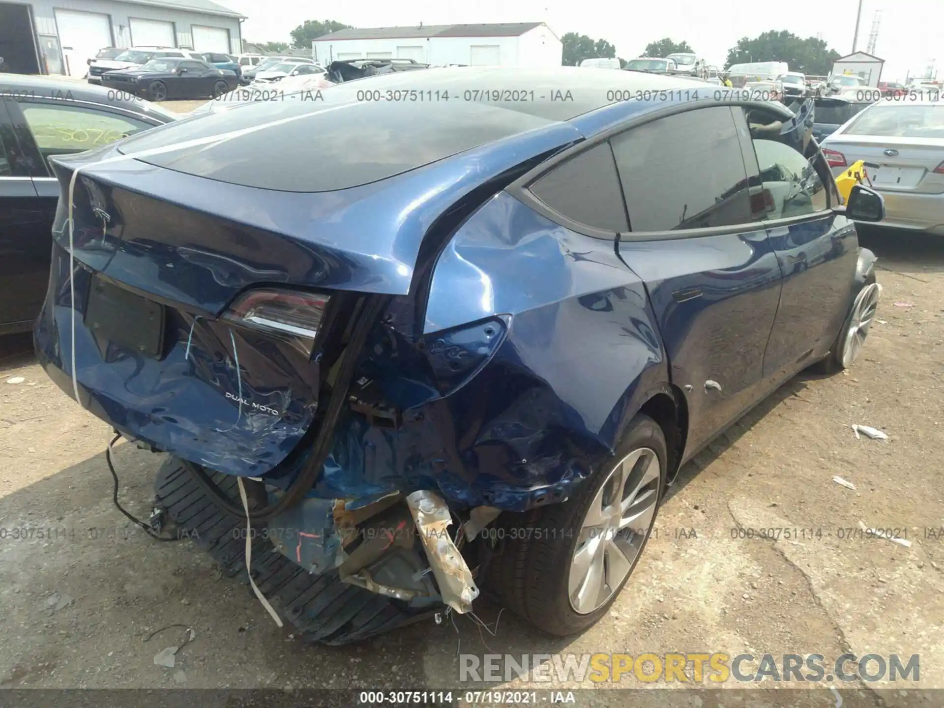 4 Photograph of a damaged car 5YJYGDEE6LF007115 TESLA MODEL Y 2020