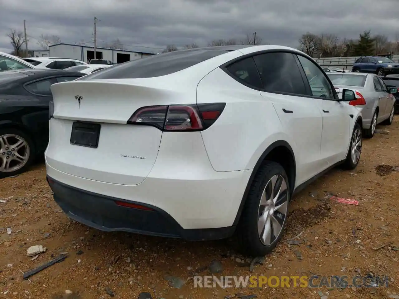 4 Photograph of a damaged car 5YJYGDEE6LF012492 TESLA MODEL Y 2020