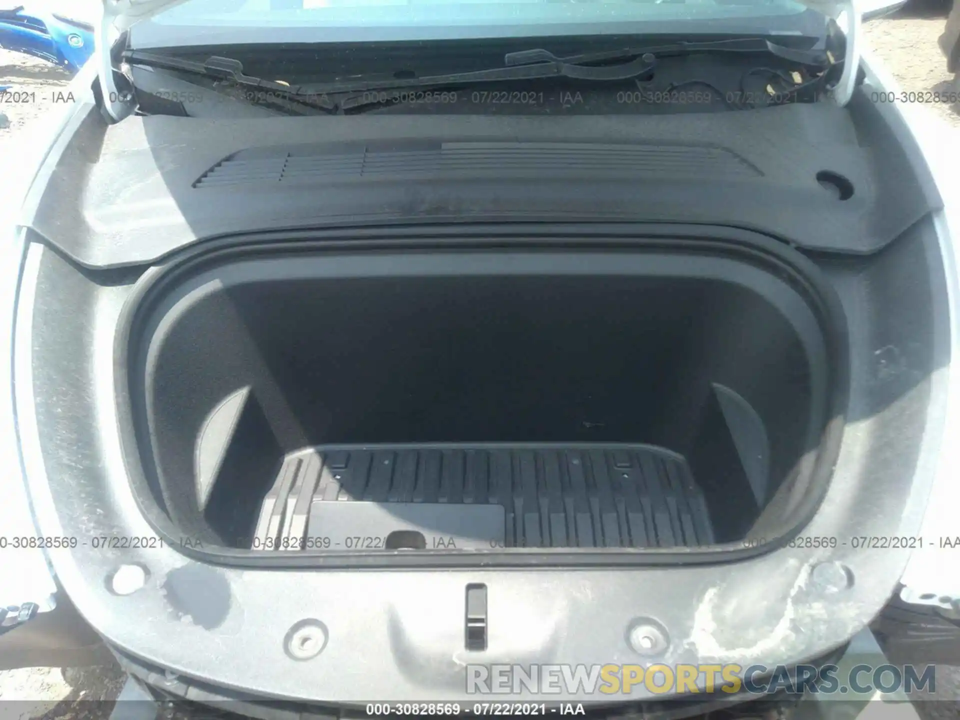 10 Photograph of a damaged car 5YJYGDEE6LF020916 TESLA MODEL Y 2020