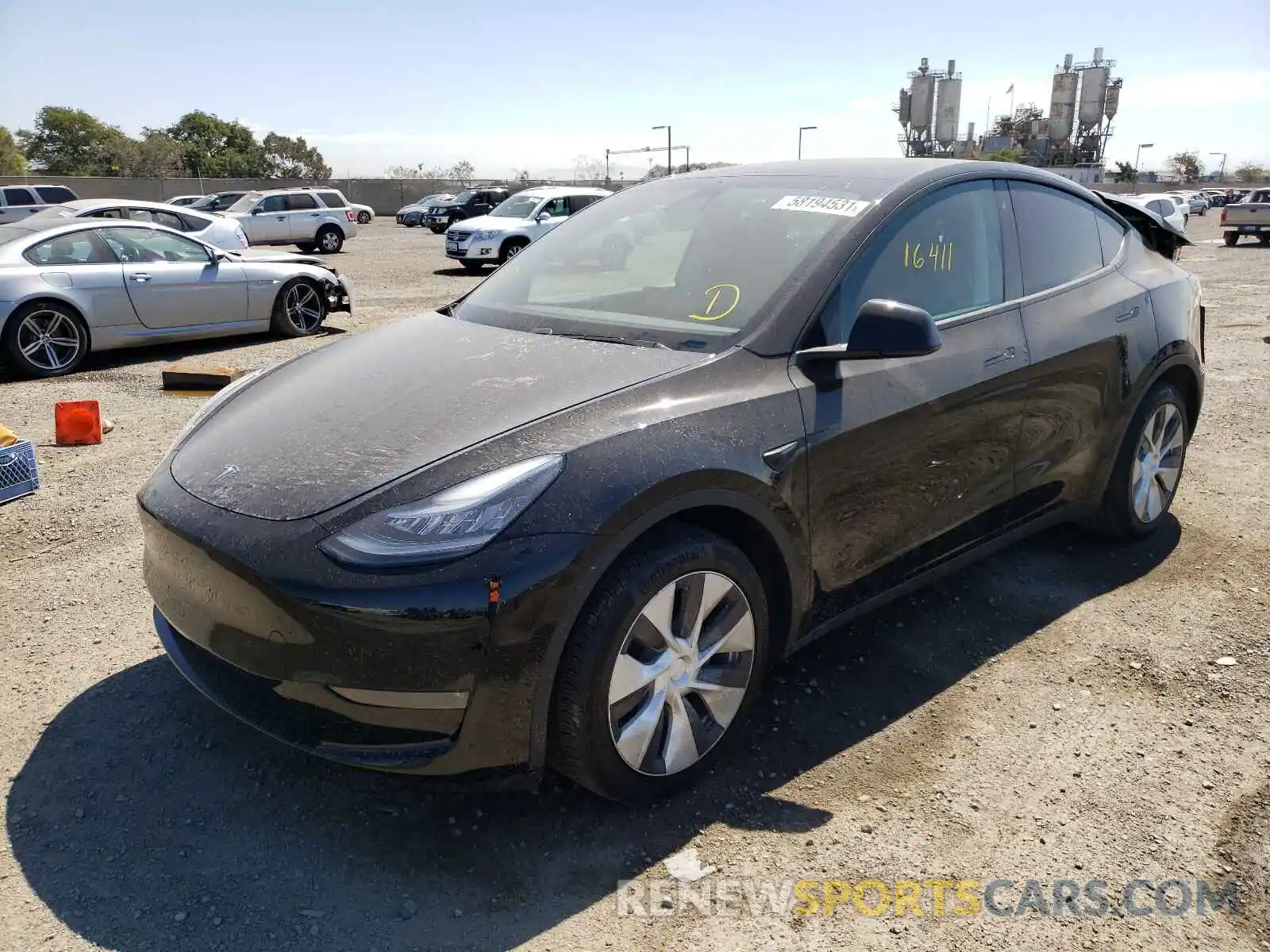 2 Photograph of a damaged car 5YJYGDEE6LF026537 TESLA MODEL Y 2020