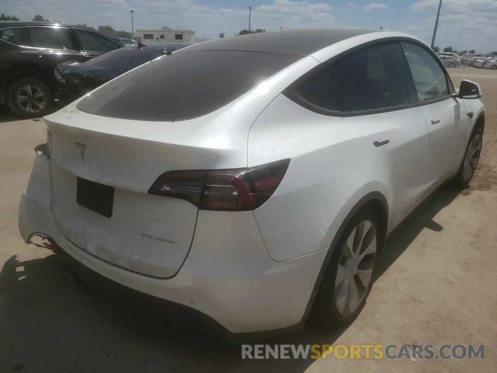 4 Photograph of a damaged car 5YJYGDEE6LF035254 TESLA MODEL Y 2020