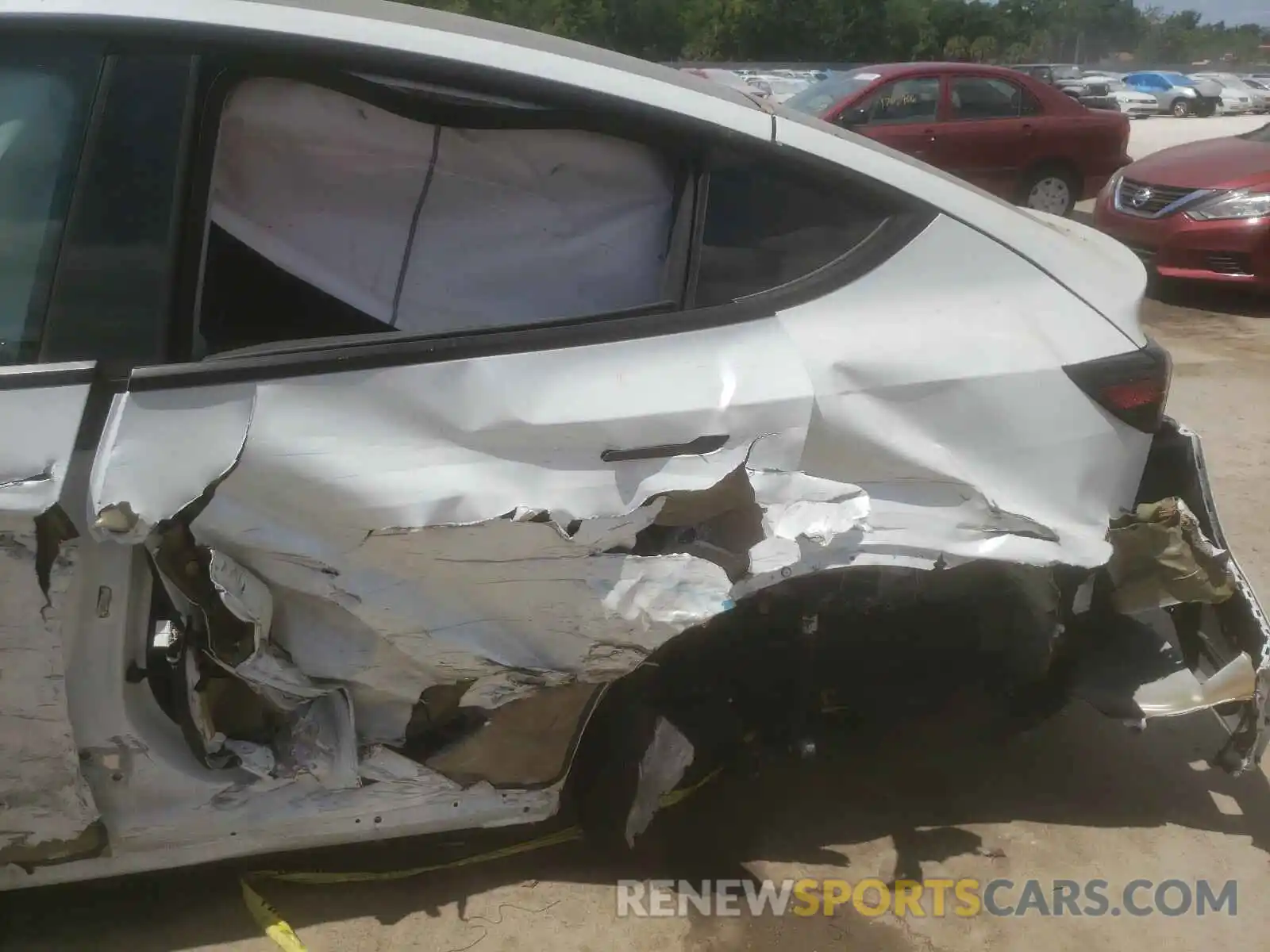 9 Photograph of a damaged car 5YJYGDEE6LF035254 TESLA MODEL Y 2020