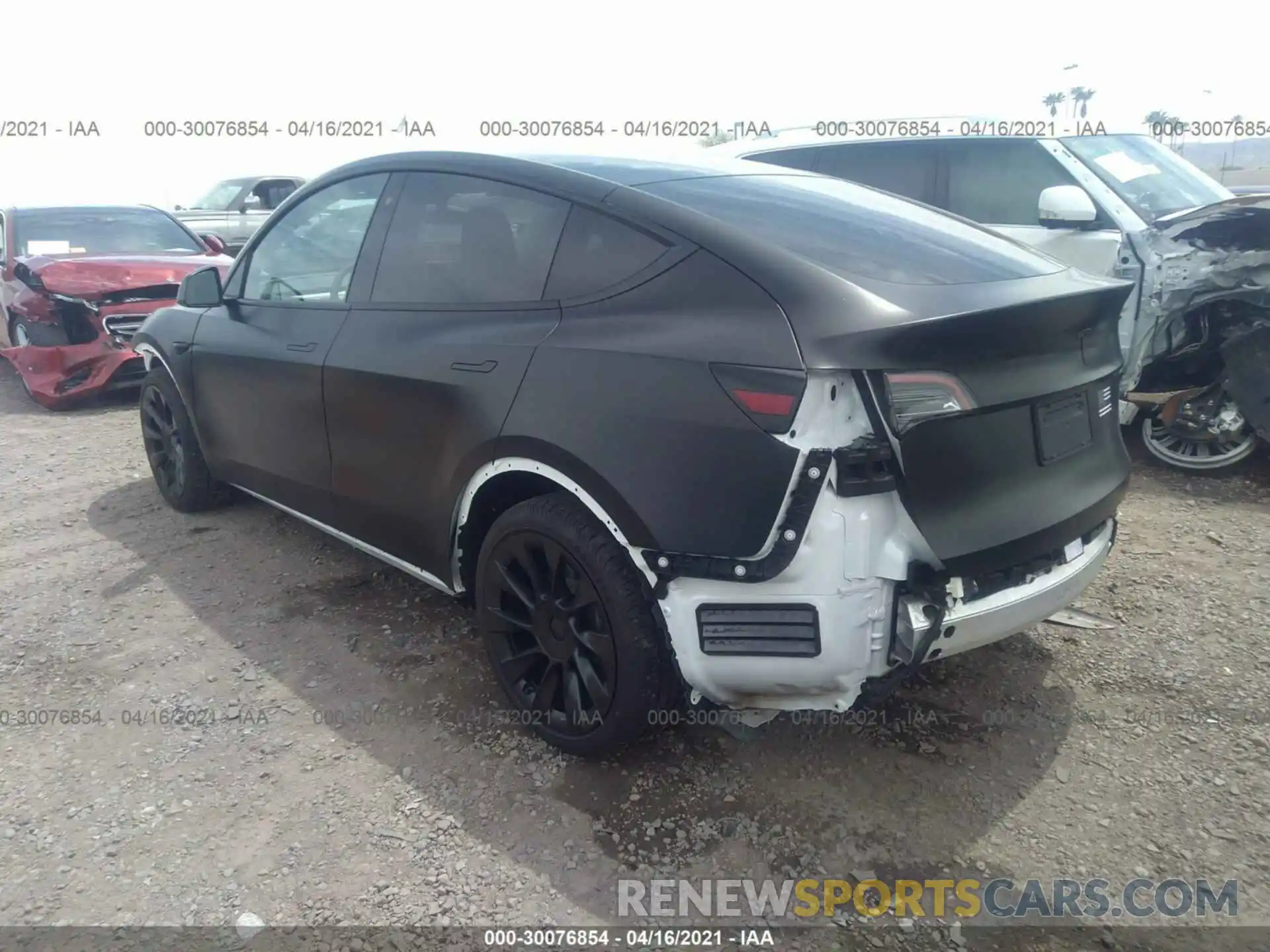 3 Photograph of a damaged car 5YJYGDEE6LF041975 TESLA MODEL Y 2020