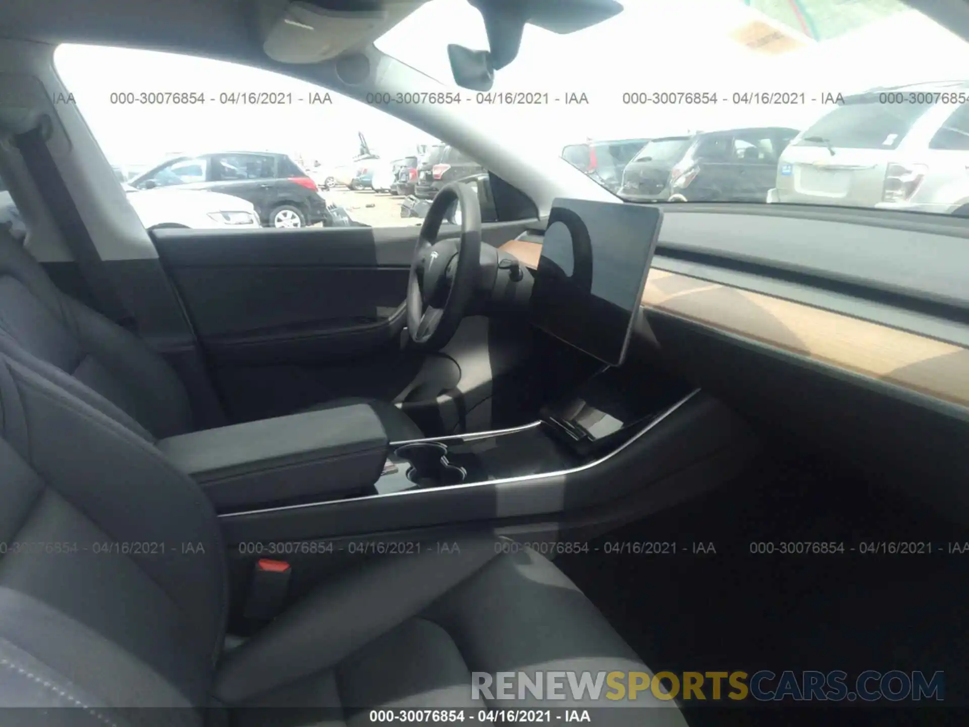 5 Photograph of a damaged car 5YJYGDEE6LF041975 TESLA MODEL Y 2020