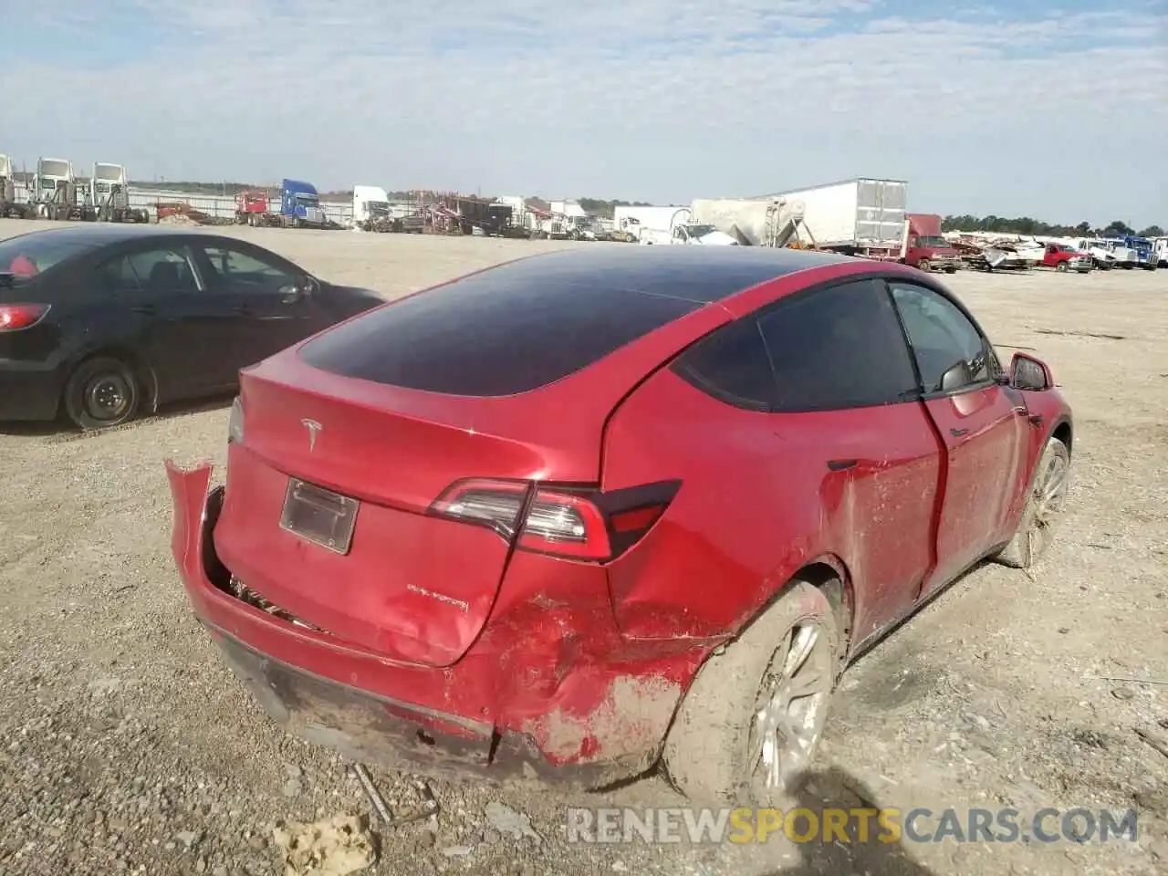 4 Photograph of a damaged car 5YJYGDEE6LF044004 TESLA MODEL Y 2020