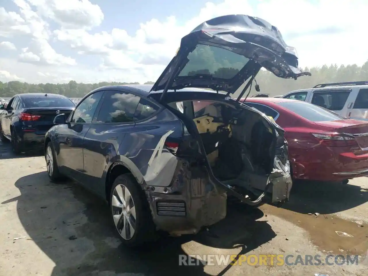 3 Photograph of a damaged car 5YJYGDEE6LF044701 TESLA MODEL Y 2020