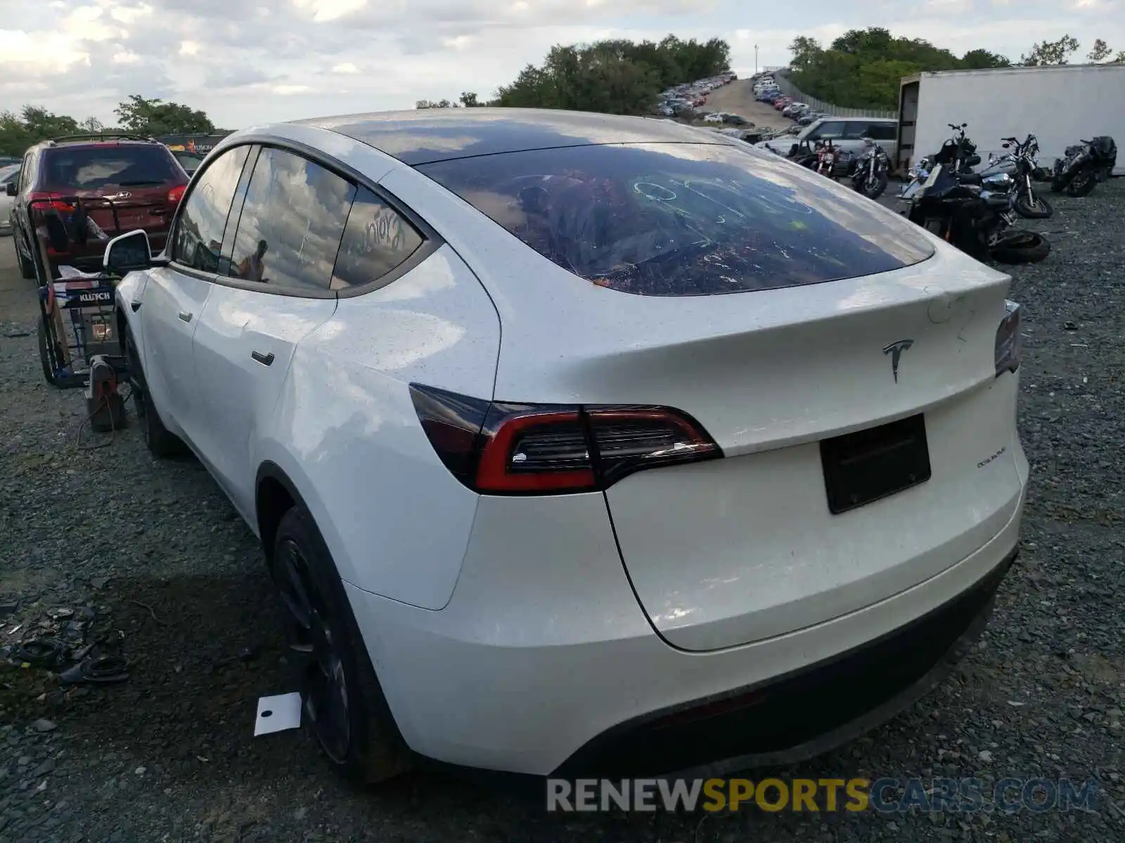 3 Photograph of a damaged car 5YJYGDEE6LF046044 TESLA MODEL Y 2020