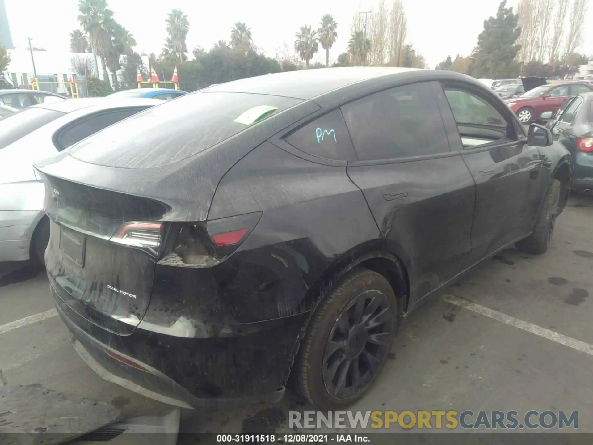 4 Photograph of a damaged car 5YJYGDEE6LF046464 TESLA MODEL Y 2020