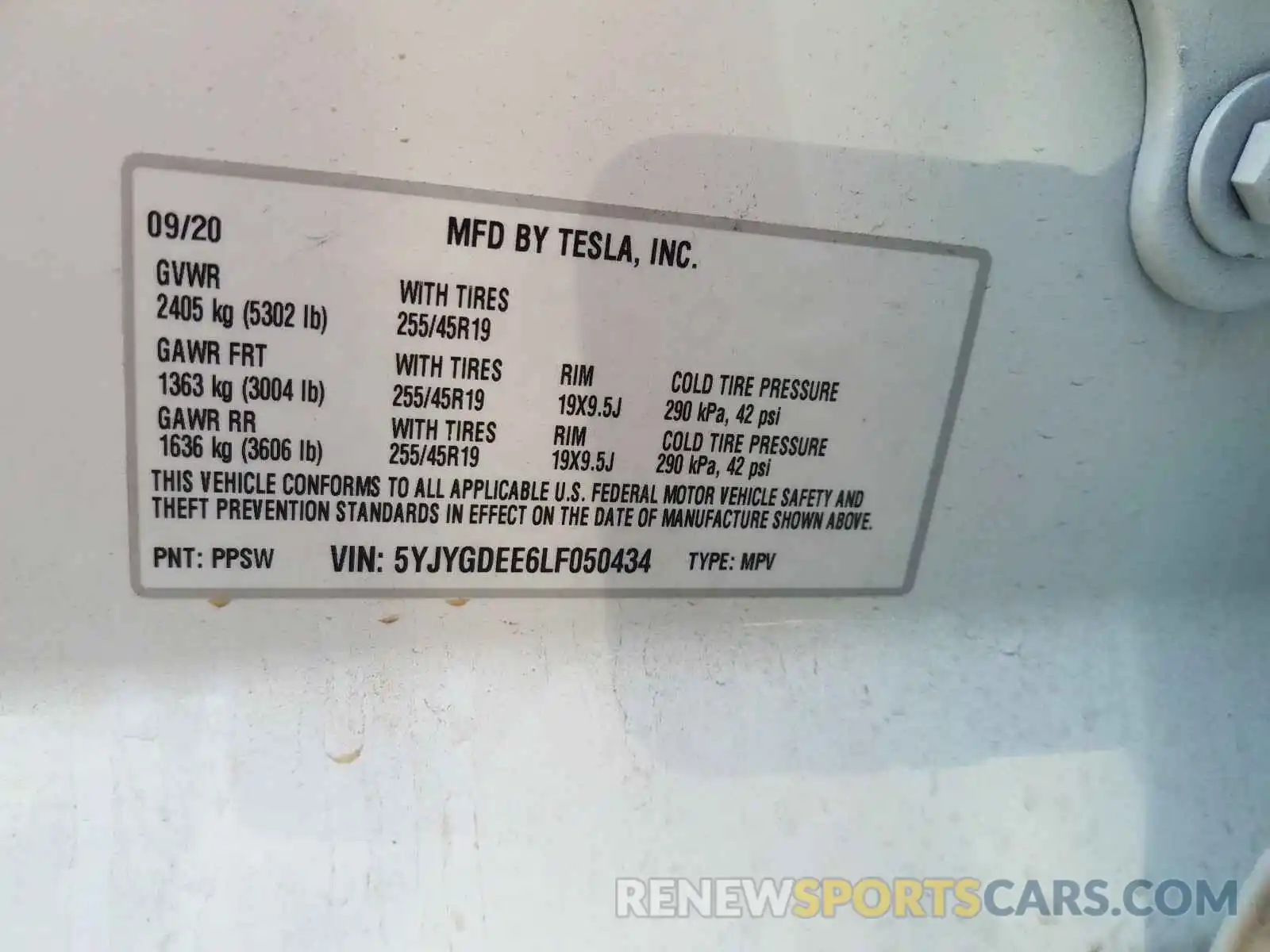 10 Photograph of a damaged car 5YJYGDEE6LF050434 TESLA MODEL Y 2020