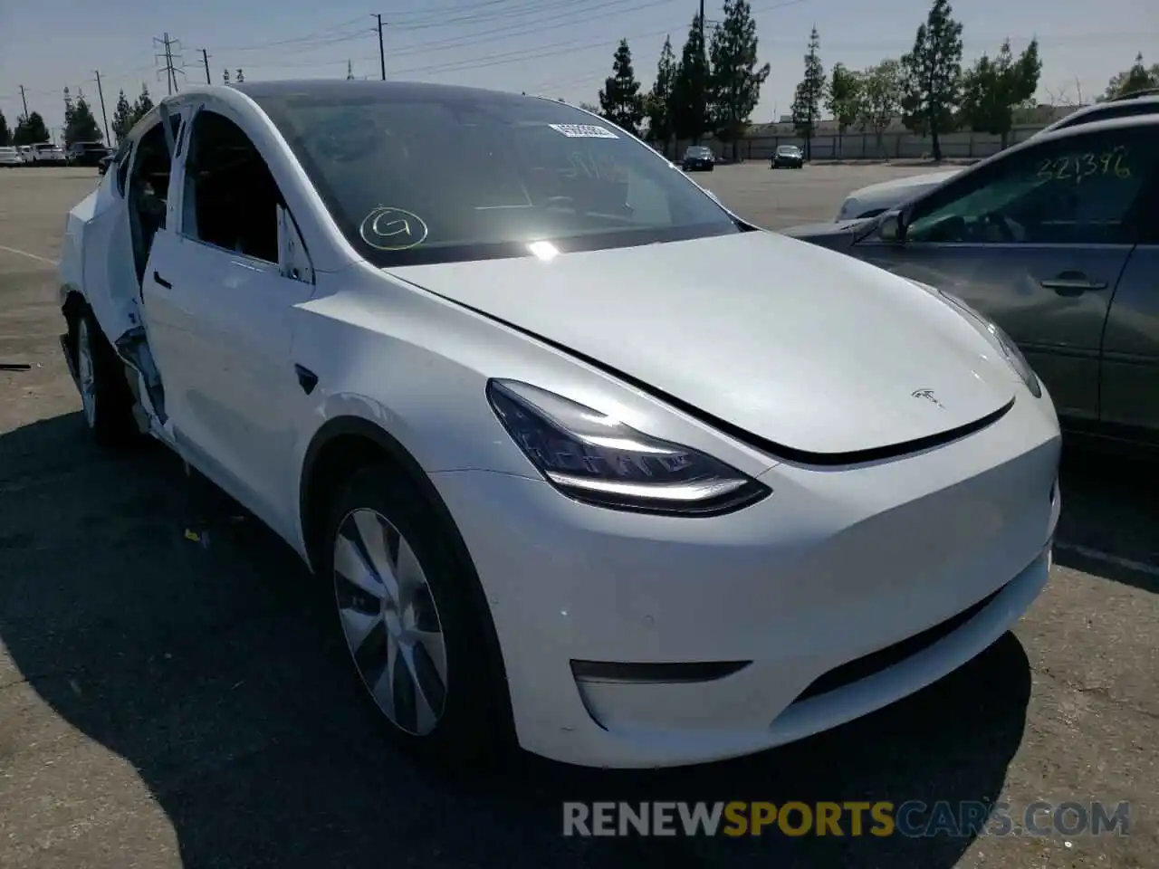 1 Photograph of a damaged car 5YJYGDEE6LF051051 TESLA MODEL Y 2020