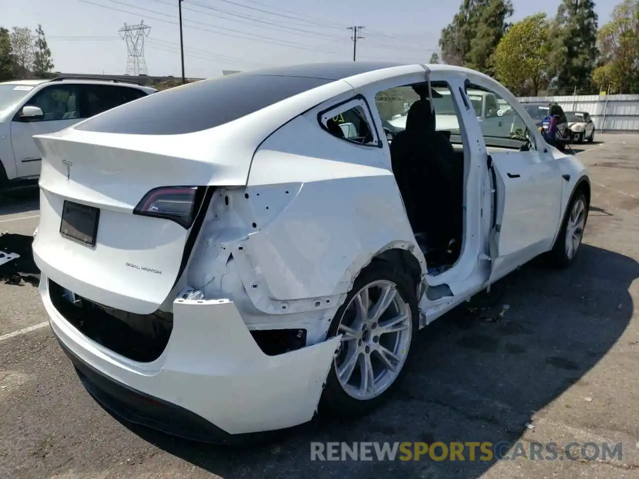 4 Photograph of a damaged car 5YJYGDEE6LF051051 TESLA MODEL Y 2020