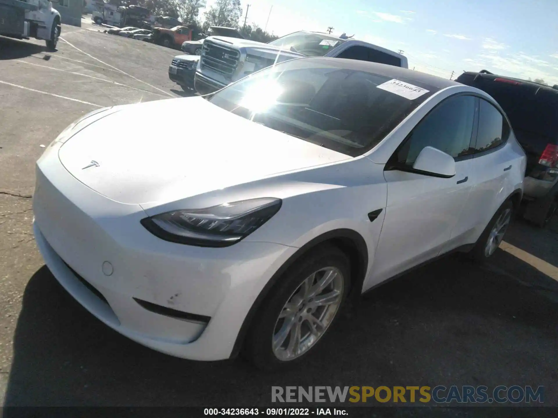 2 Фотография поврежденного автомобиля 5YJYGDEE6LF052880 TESLA MODEL Y 2020