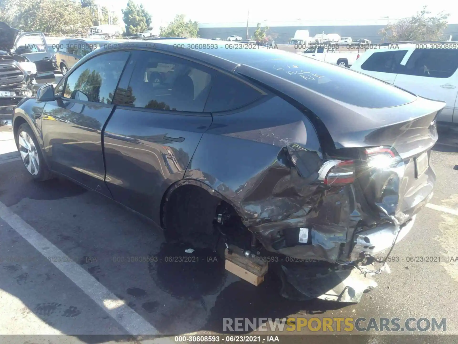 3 Photograph of a damaged car 5YJYGDEE6LF054094 TESLA MODEL Y 2020