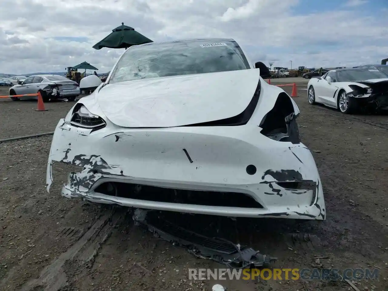 5 Photograph of a damaged car 5YJYGDEE6LF054676 TESLA MODEL Y 2020