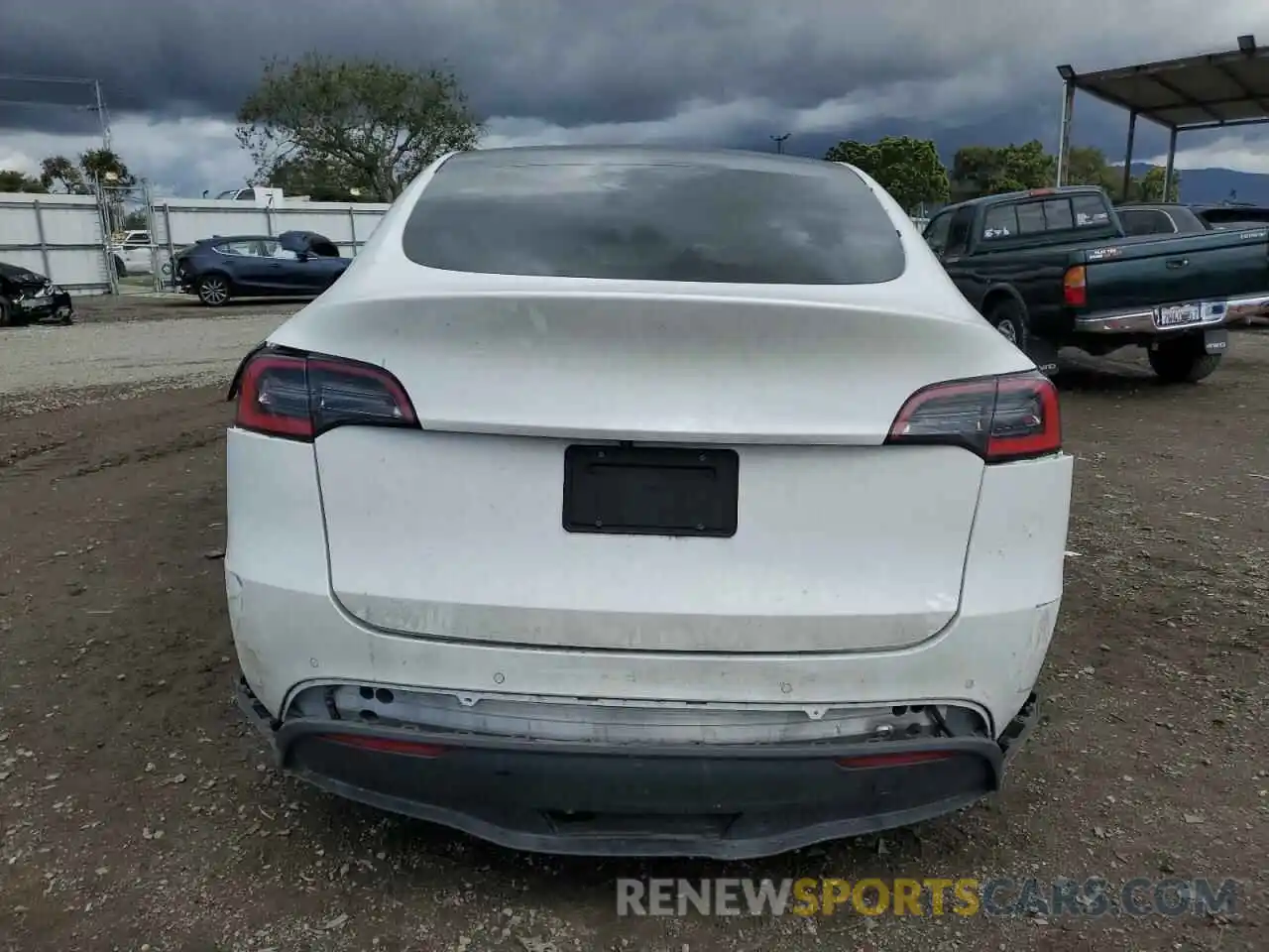 6 Photograph of a damaged car 5YJYGDEE6LF054676 TESLA MODEL Y 2020