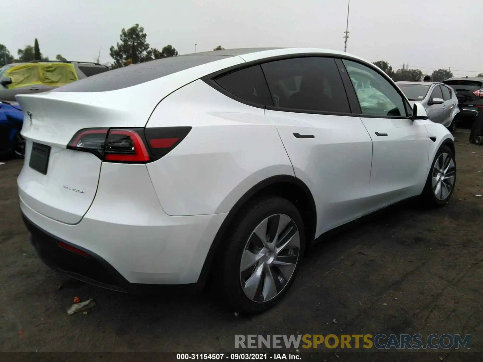 4 Фотография поврежденного автомобиля 5YJYGDEE6LF057870 TESLA MODEL Y 2020