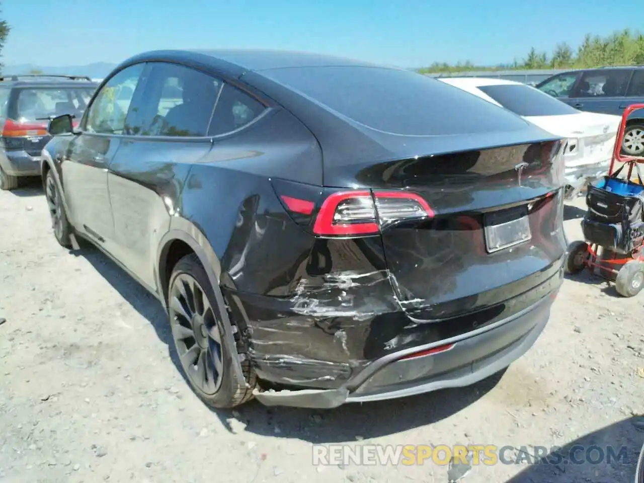 3 Photograph of a damaged car 5YJYGDEE6LF059635 TESLA MODEL Y 2020