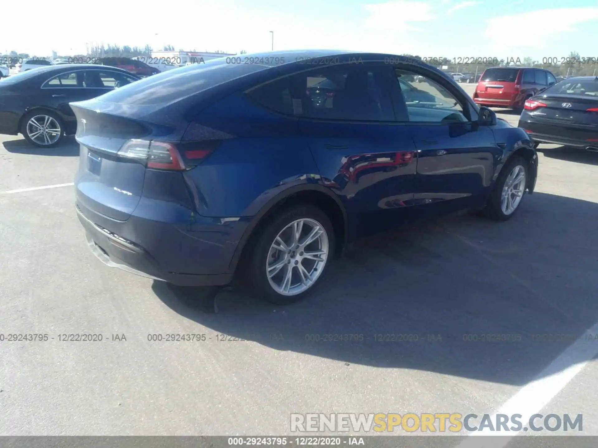 4 Photograph of a damaged car 5YJYGDEE7LF006510 TESLA MODEL Y 2020