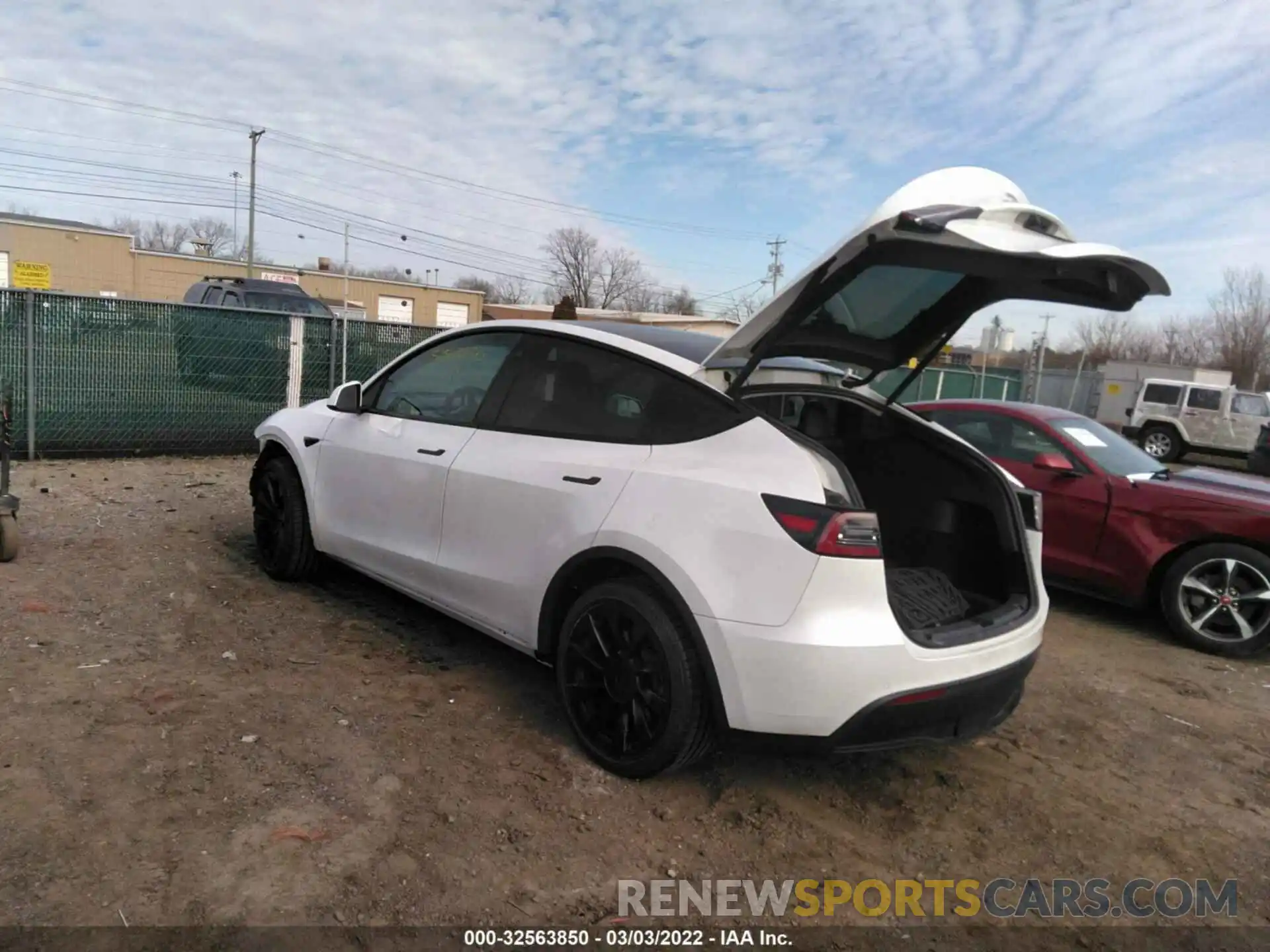 3 Фотография поврежденного автомобиля 5YJYGDEE7LF008645 TESLA MODEL Y 2020