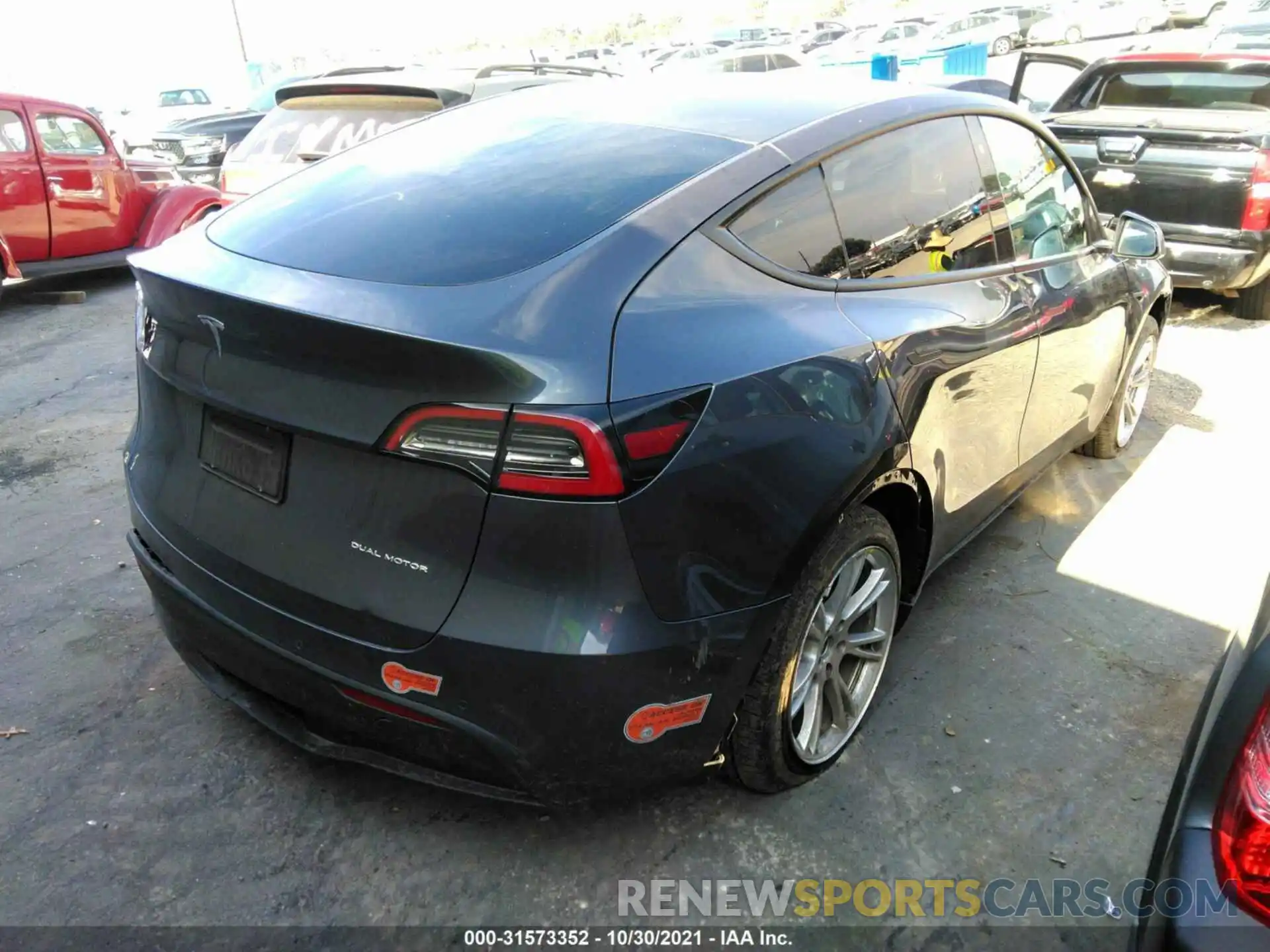 4 Photograph of a damaged car 5YJYGDEE7LF010248 TESLA MODEL Y 2020