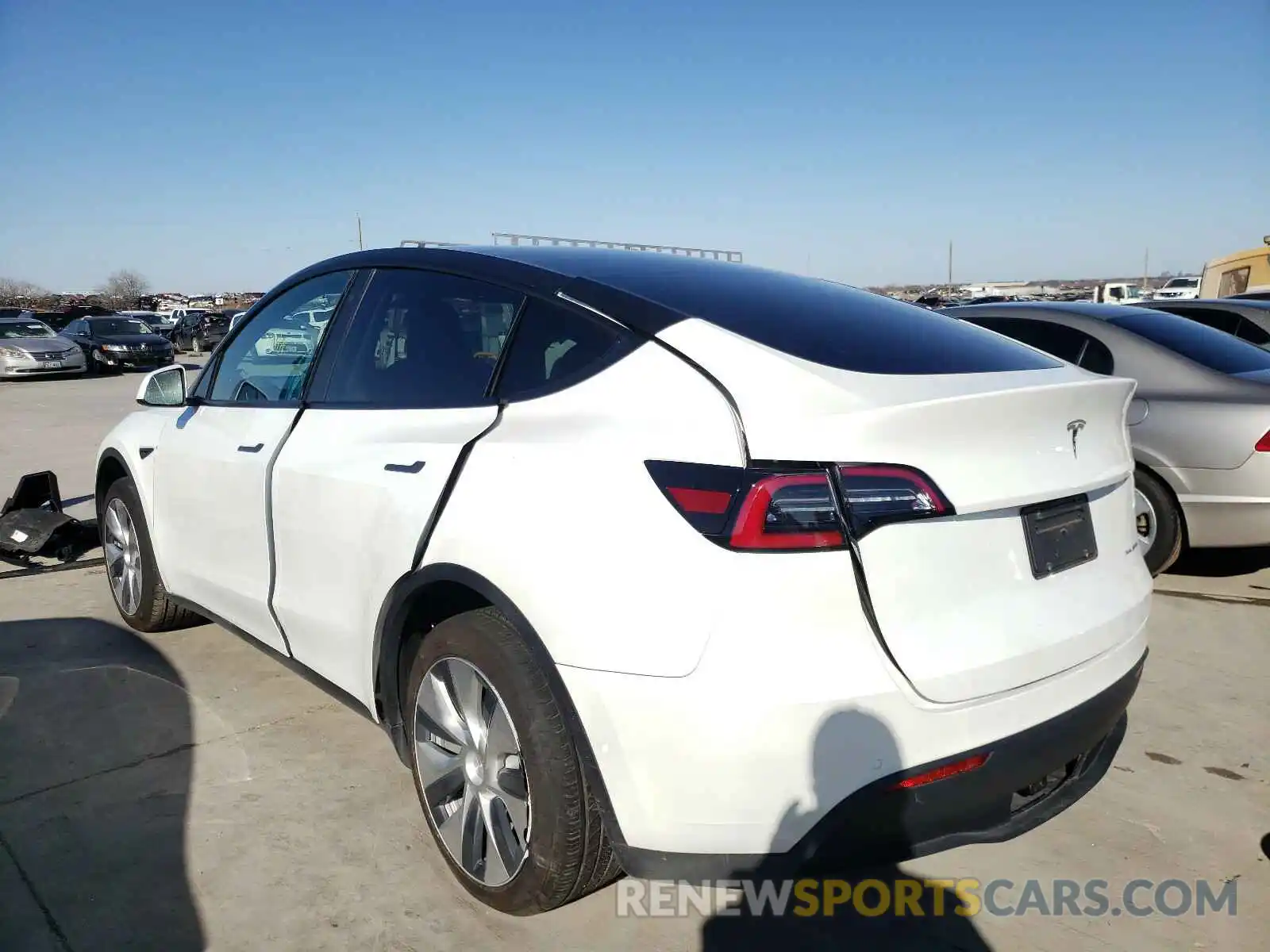 3 Photograph of a damaged car 5YJYGDEE7LF011786 TESLA MODEL Y 2020