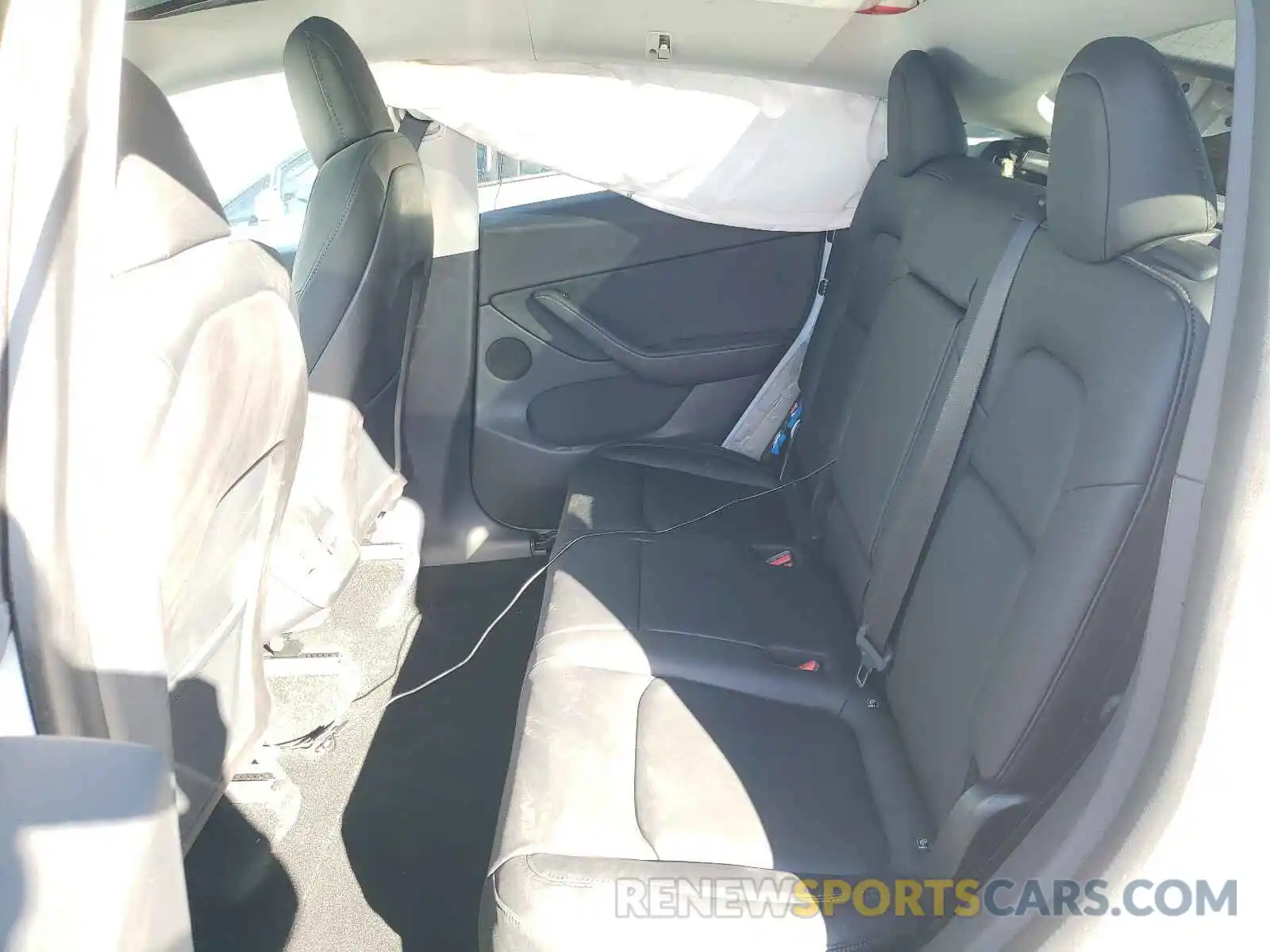 6 Photograph of a damaged car 5YJYGDEE7LF011786 TESLA MODEL Y 2020