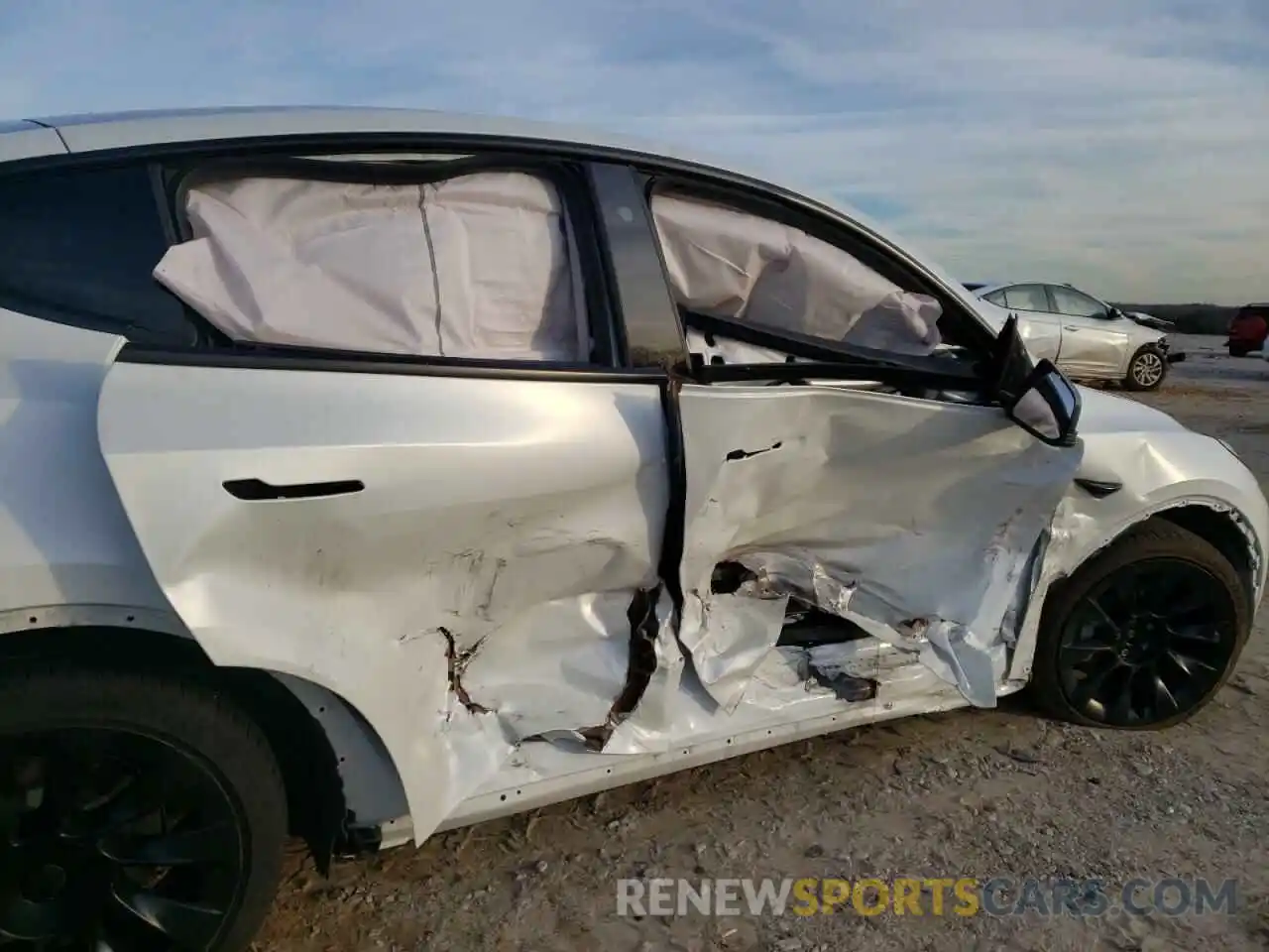 9 Photograph of a damaged car 5YJYGDEE7LF014588 TESLA MODEL Y 2020