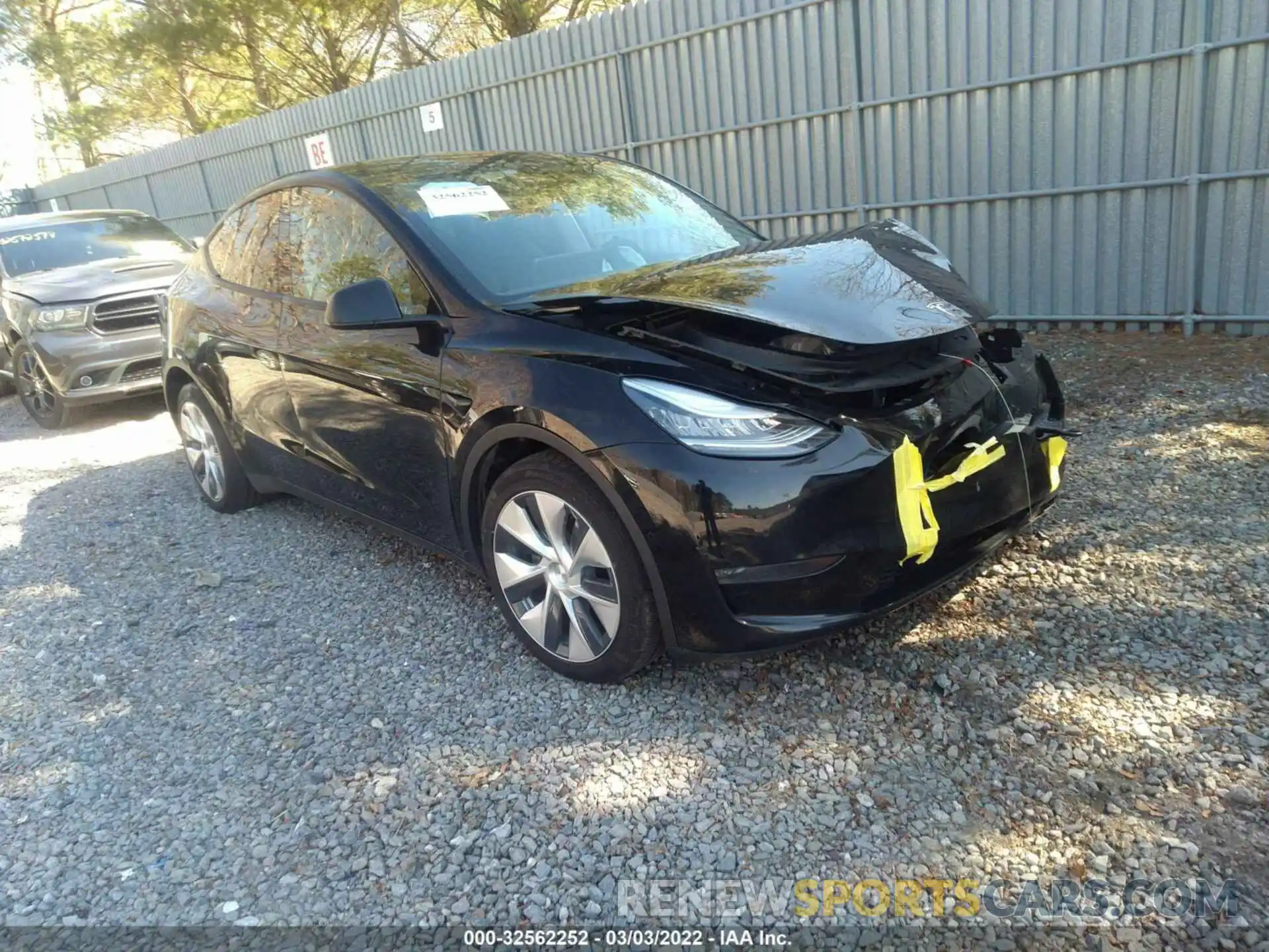 1 Photograph of a damaged car 5YJYGDEE7LF016115 TESLA MODEL Y 2020