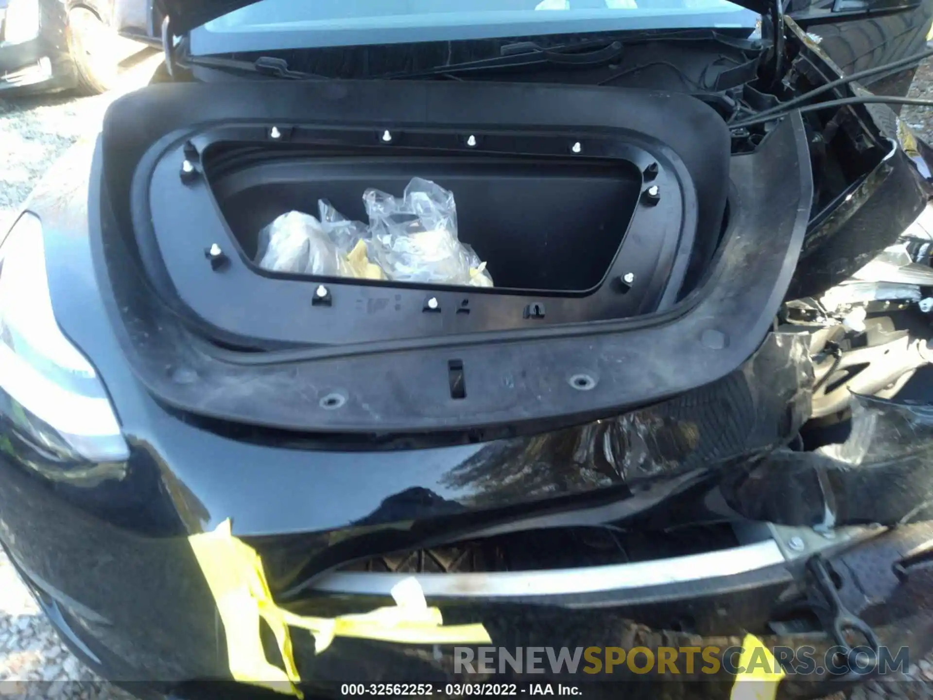 10 Photograph of a damaged car 5YJYGDEE7LF016115 TESLA MODEL Y 2020