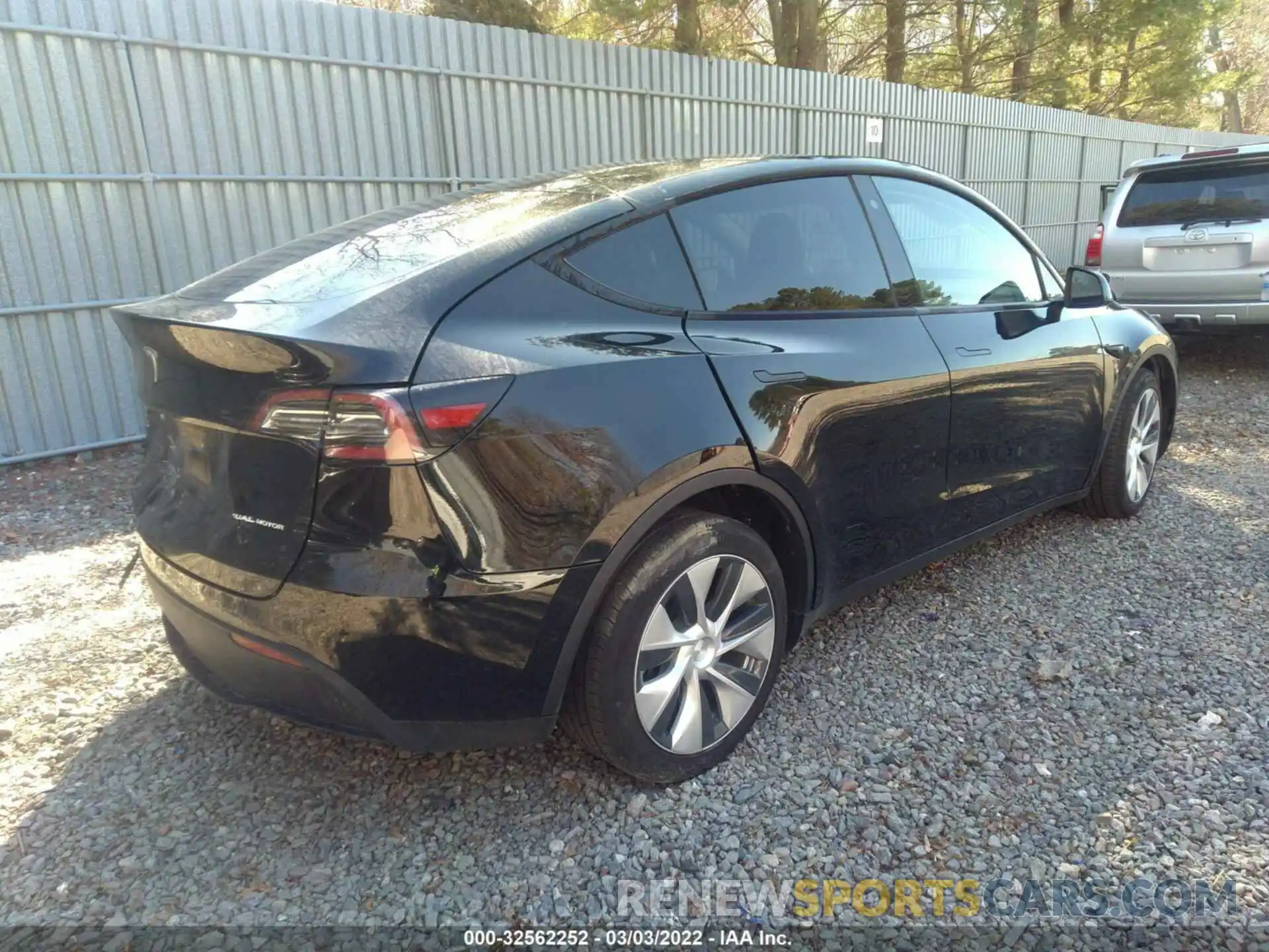 4 Фотография поврежденного автомобиля 5YJYGDEE7LF016115 TESLA MODEL Y 2020