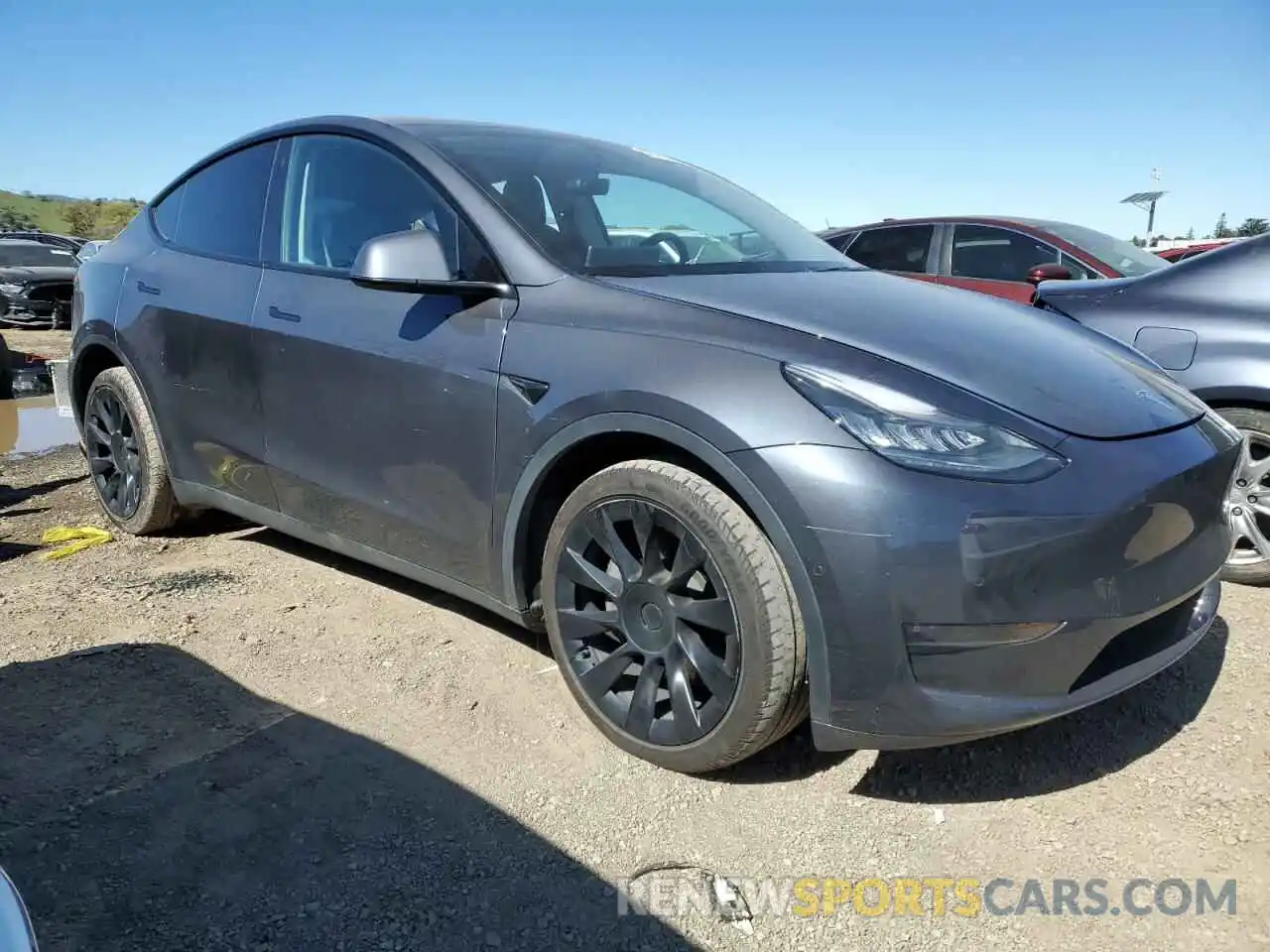 4 Photograph of a damaged car 5YJYGDEE7LF025493 TESLA MODEL Y 2020