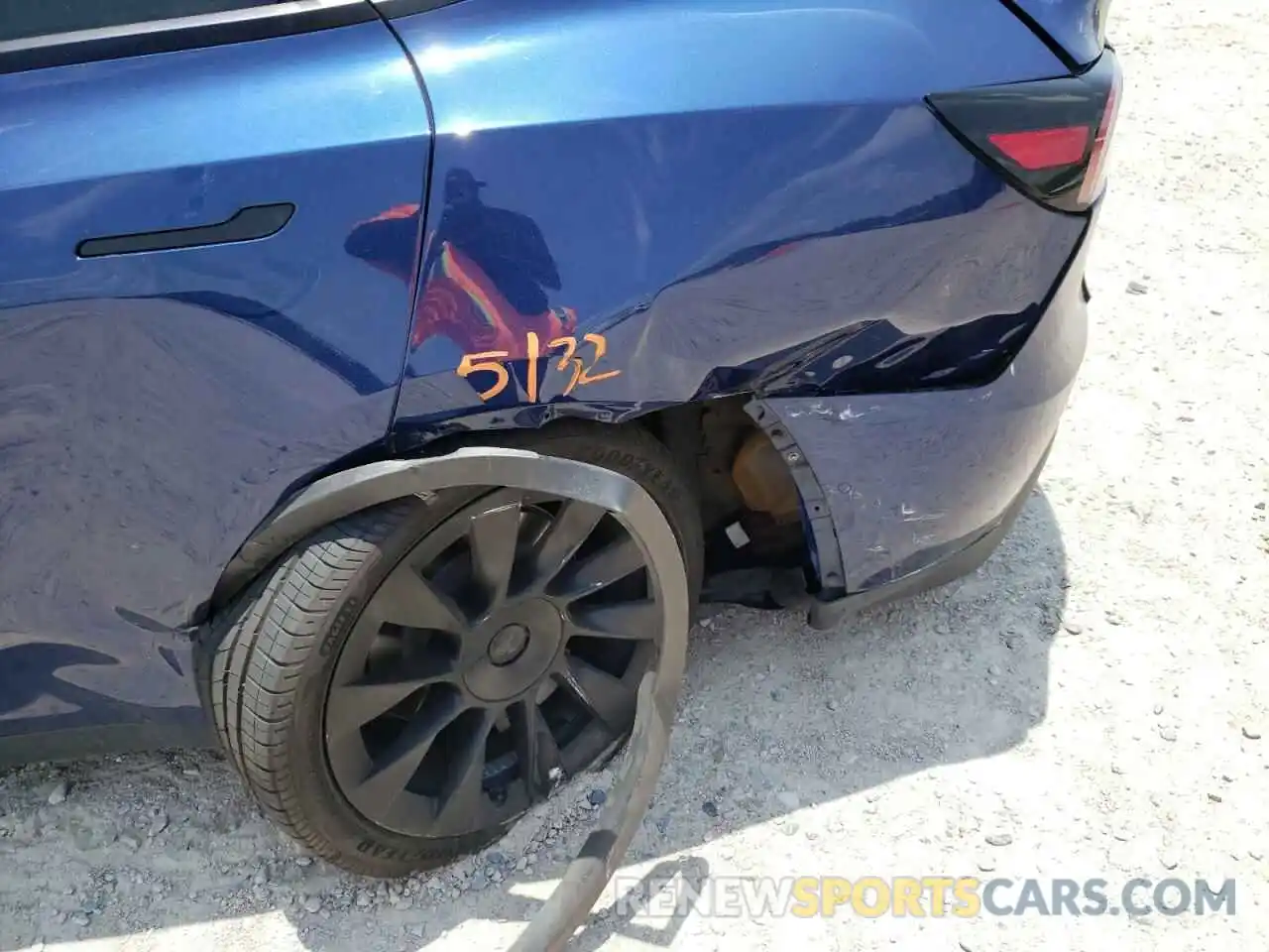 9 Photograph of a damaged car 5YJYGDEE7LF025803 TESLA MODEL Y 2020