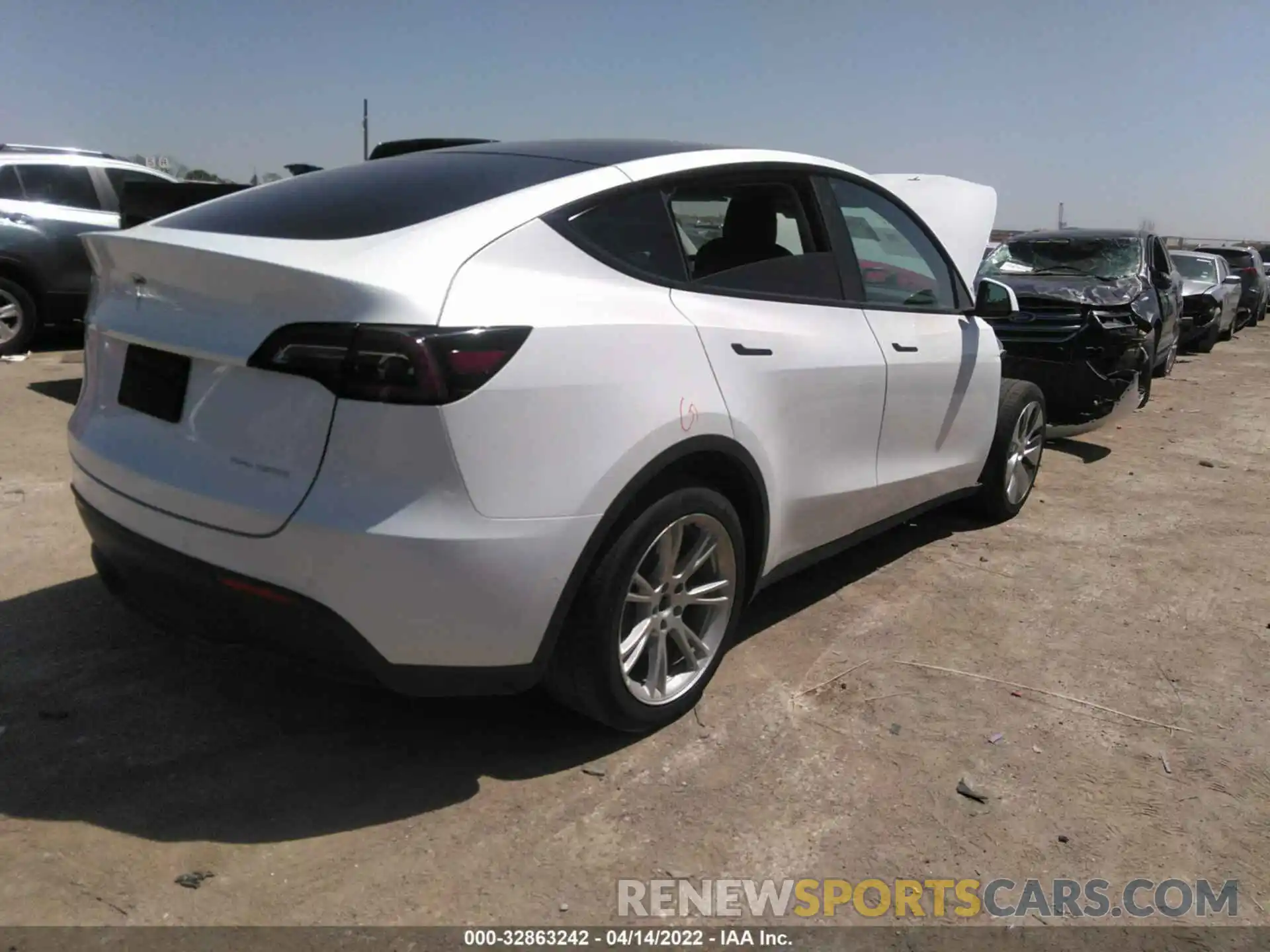 4 Photograph of a damaged car 5YJYGDEE7LF026367 TESLA MODEL Y 2020