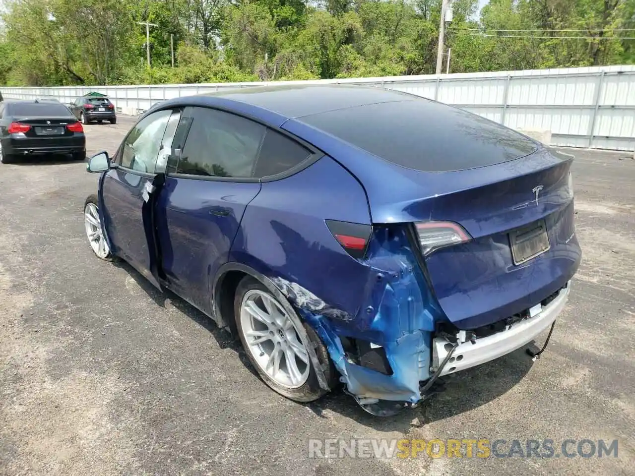 3 Photograph of a damaged car 5YJYGDEE7LF032461 TESLA MODEL Y 2020