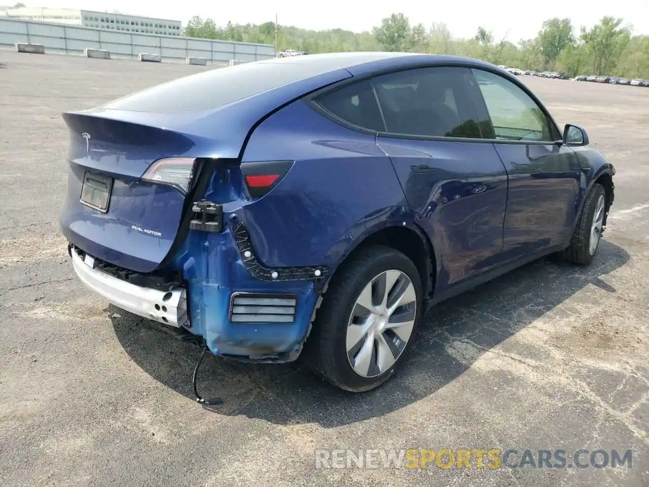 4 Photograph of a damaged car 5YJYGDEE7LF032461 TESLA MODEL Y 2020