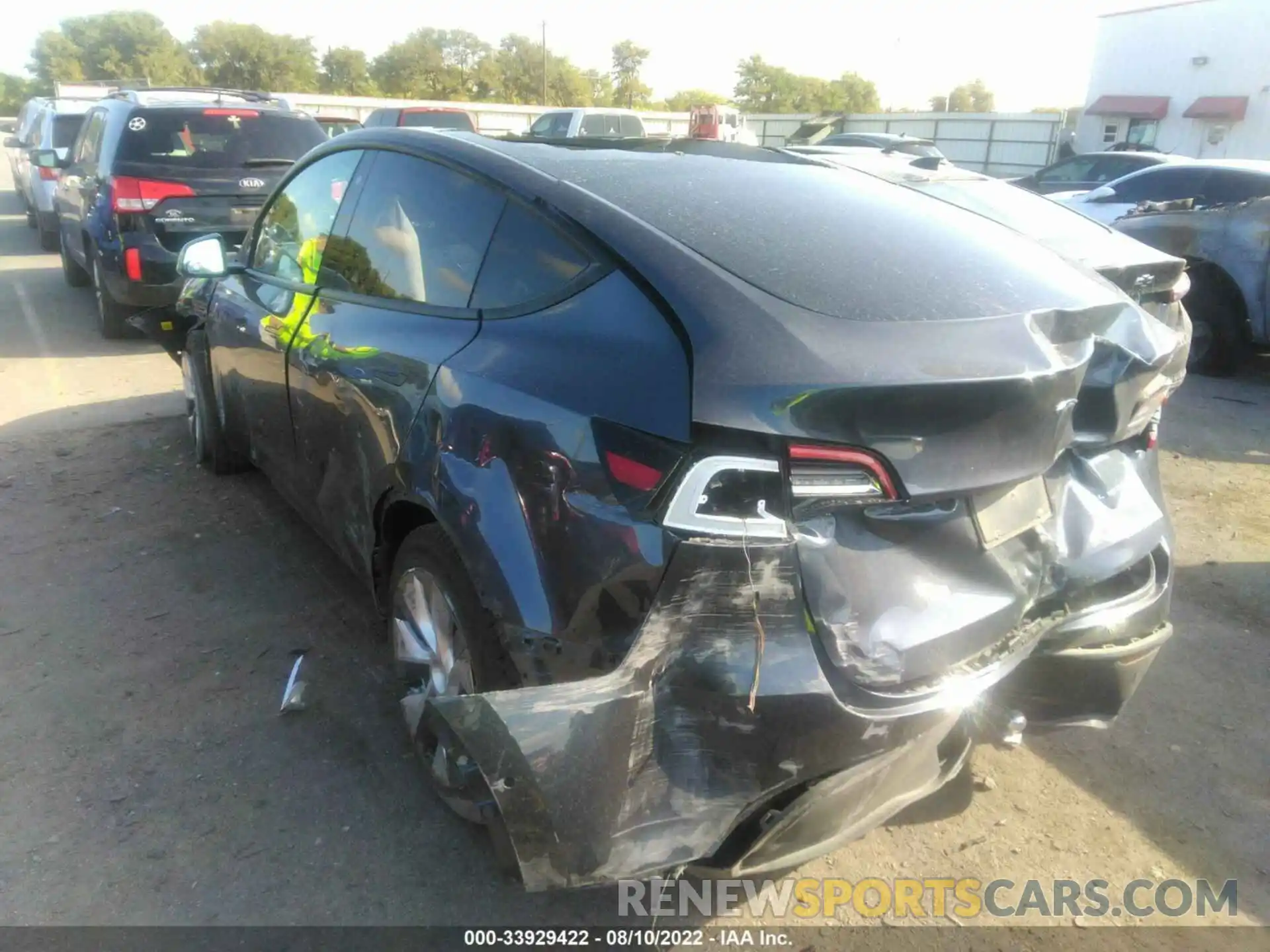 3 Photograph of a damaged car 5YJYGDEE7LF033884 TESLA MODEL Y 2020