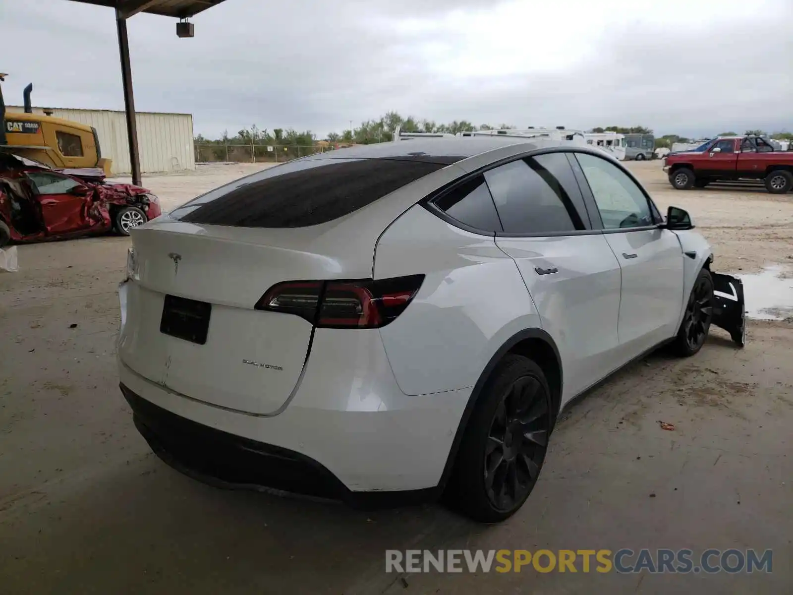 4 Photograph of a damaged car 5YJYGDEE7LF034243 TESLA MODEL Y 2020