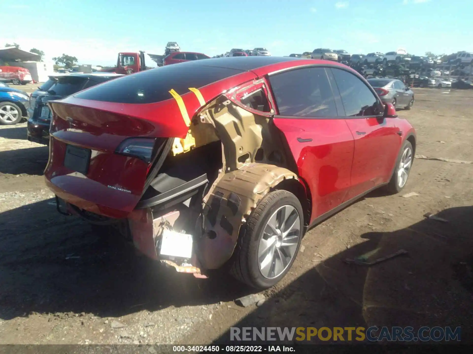 4 Photograph of a damaged car 5YJYGDEE7LF039846 TESLA MODEL Y 2020