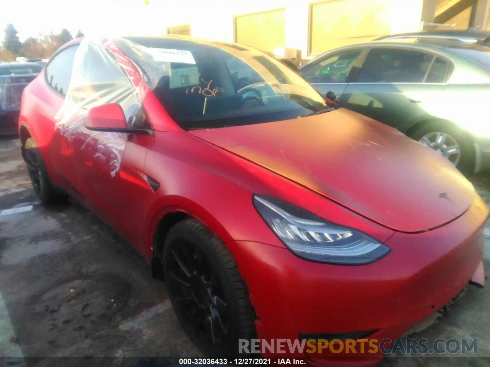 1 Photograph of a damaged car 5YJYGDEE7LF040205 TESLA MODEL Y 2020